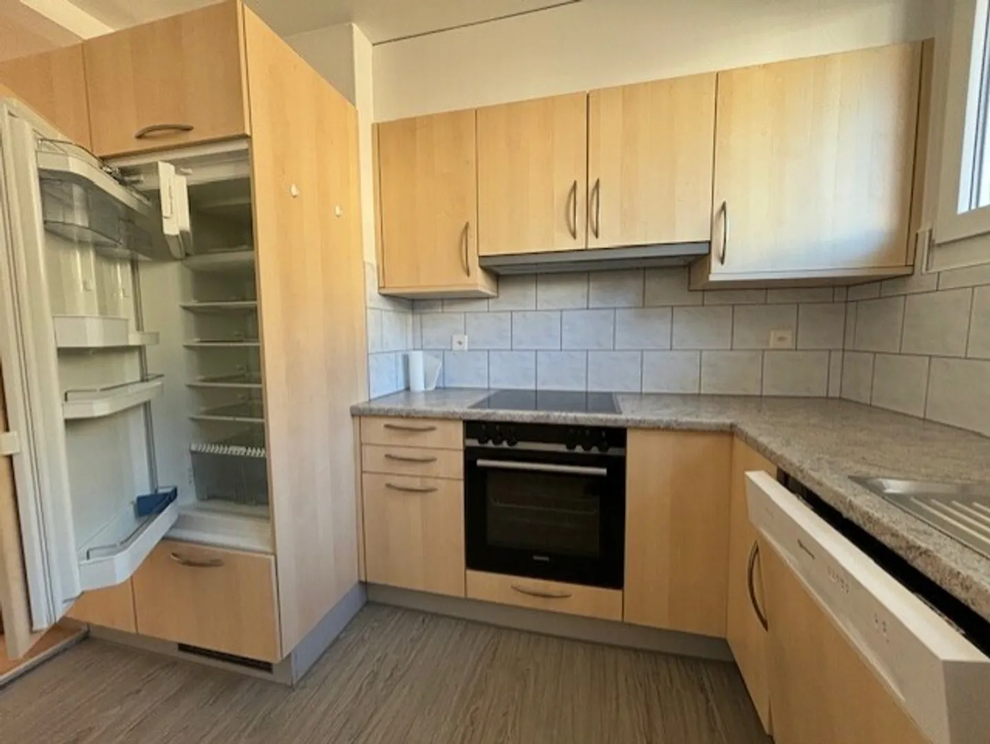 3.5 Room Apartment on the 2nd Floor Near Train Station - Photo 3 of 9