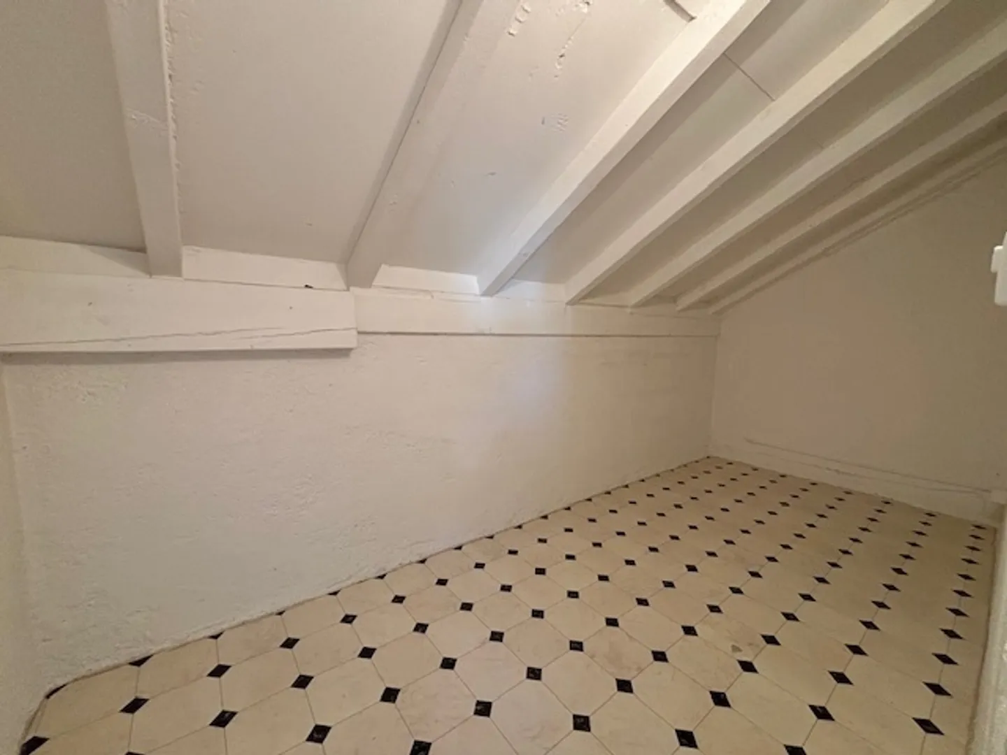 3.5 Room Apartment on the 2nd Floor Near Train Station - Photo 9 of 9