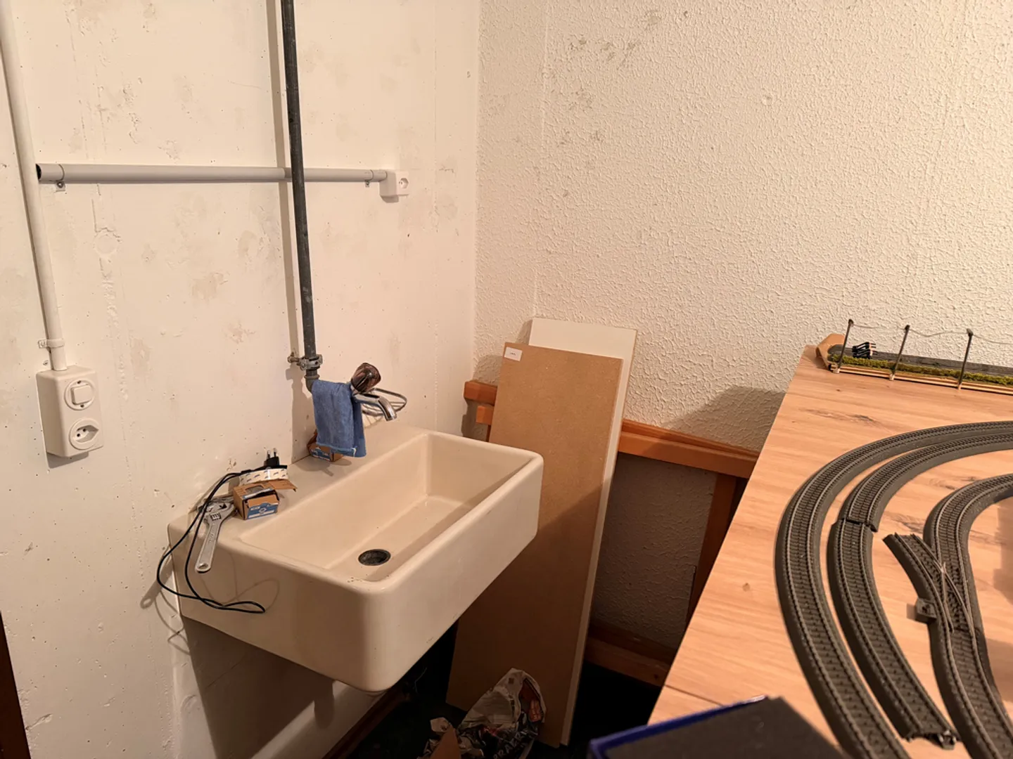 Kreativer Bastelraum - Foto 3 von 4