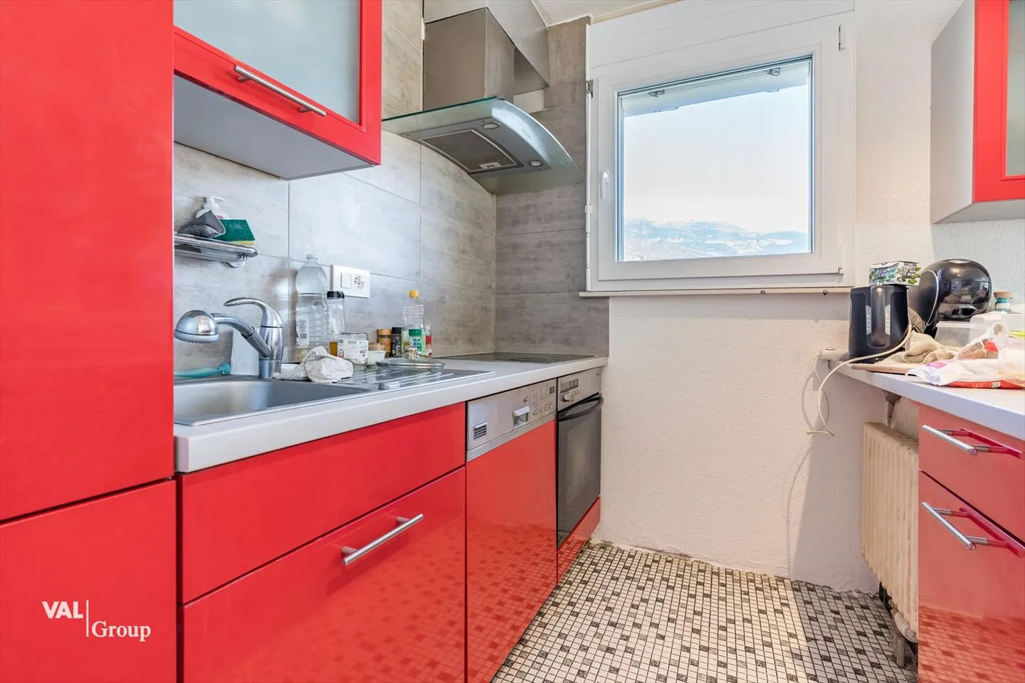 Ideal für Investoren - 3,5 Zimmer renoviert, vermietet - Foto 2 von 9