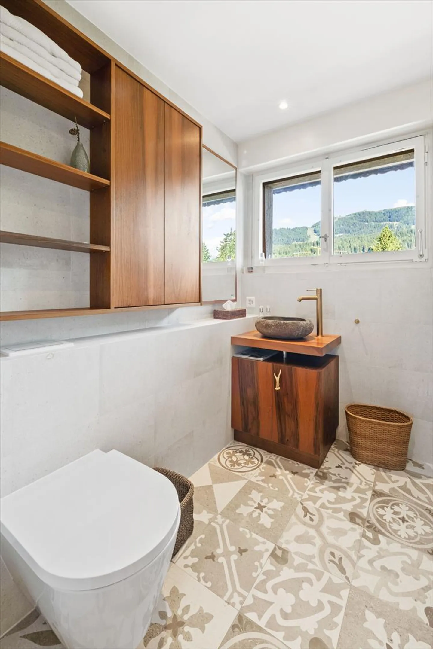 CRANS-MONTANA TSARBOUYE - Bright 4.5-room apartment next to the Jack Nicklaus Golf and the Chemin des Lanternes - Photo 15 of 21