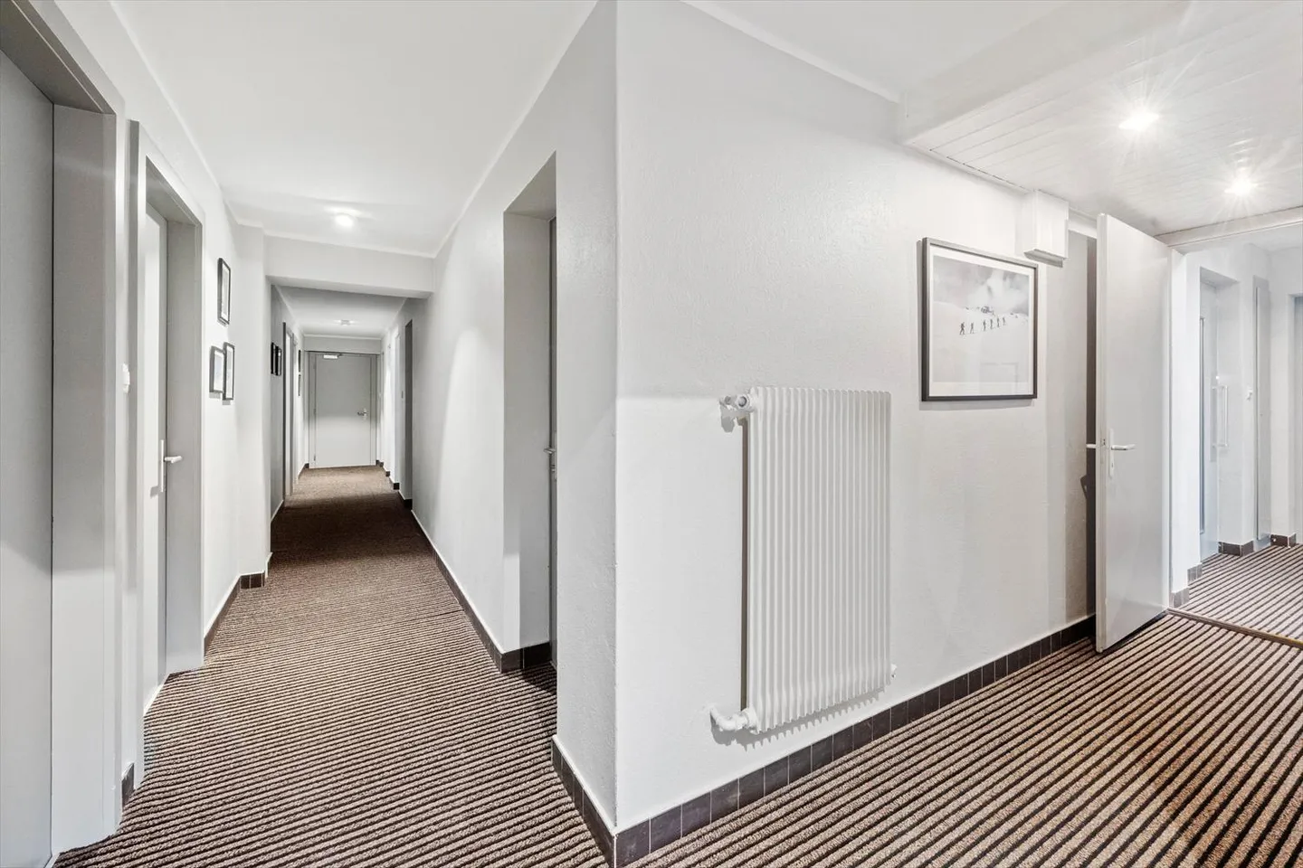 CRANS-MONTANA TSARBOUYE - Bright 4.5-room apartment next to the Jack Nicklaus Golf and the Chemin des Lanternes - Photo 18 of 21