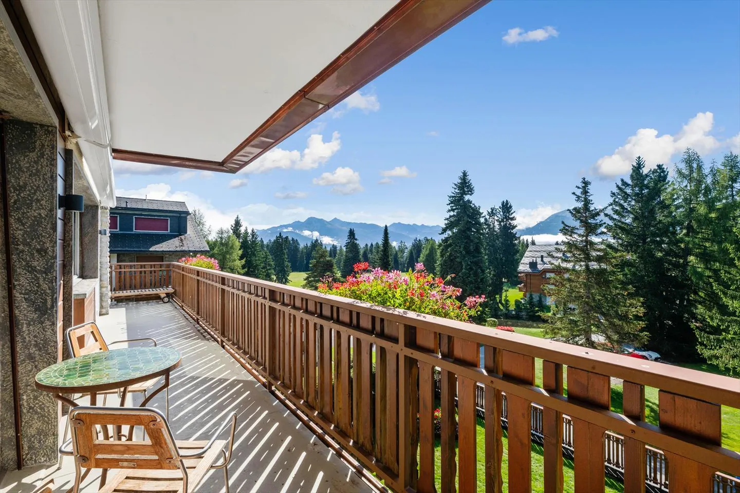 CRANS-MONTANA TSARBOUYE - Bright 4.5-room apartment next to the Jack Nicklaus Golf and the Chemin des Lanternes - Photo 21 of 21