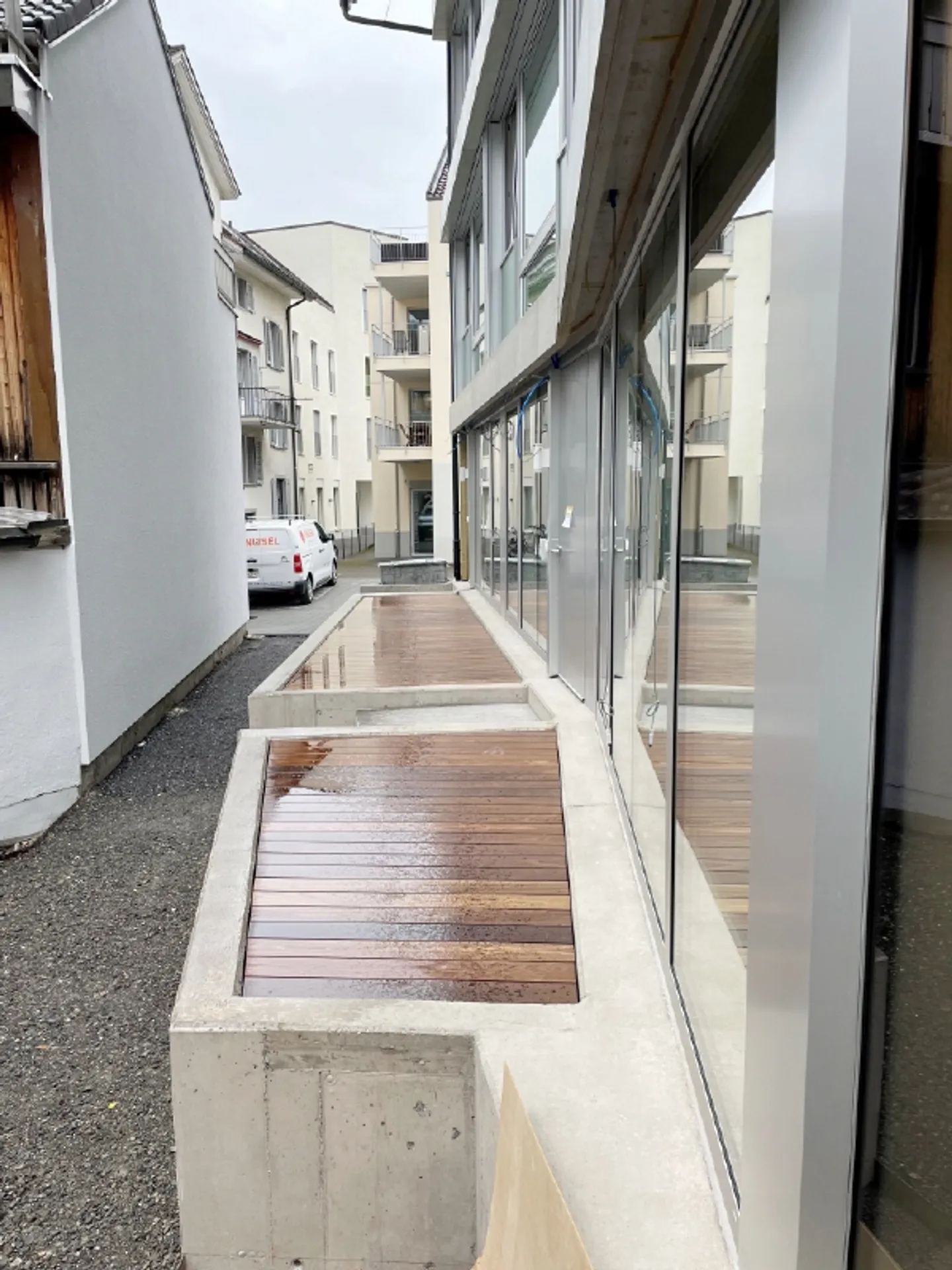 Centrally located and perfect for singles - Photo 6 of 7