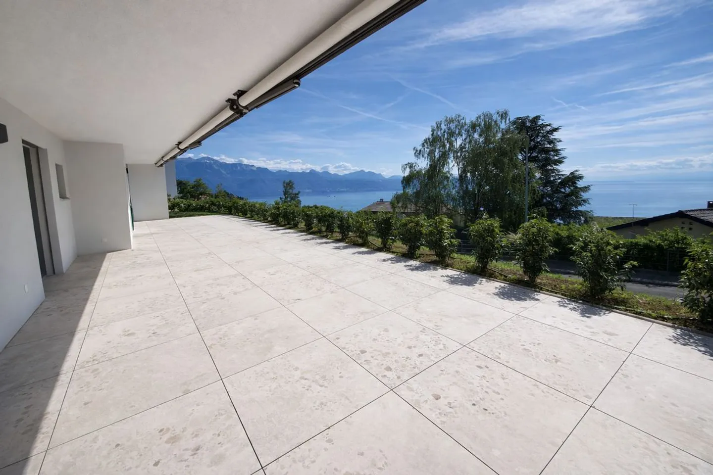 Bella vista sul lago - con terrazza e giardino - Foto 9 di 13