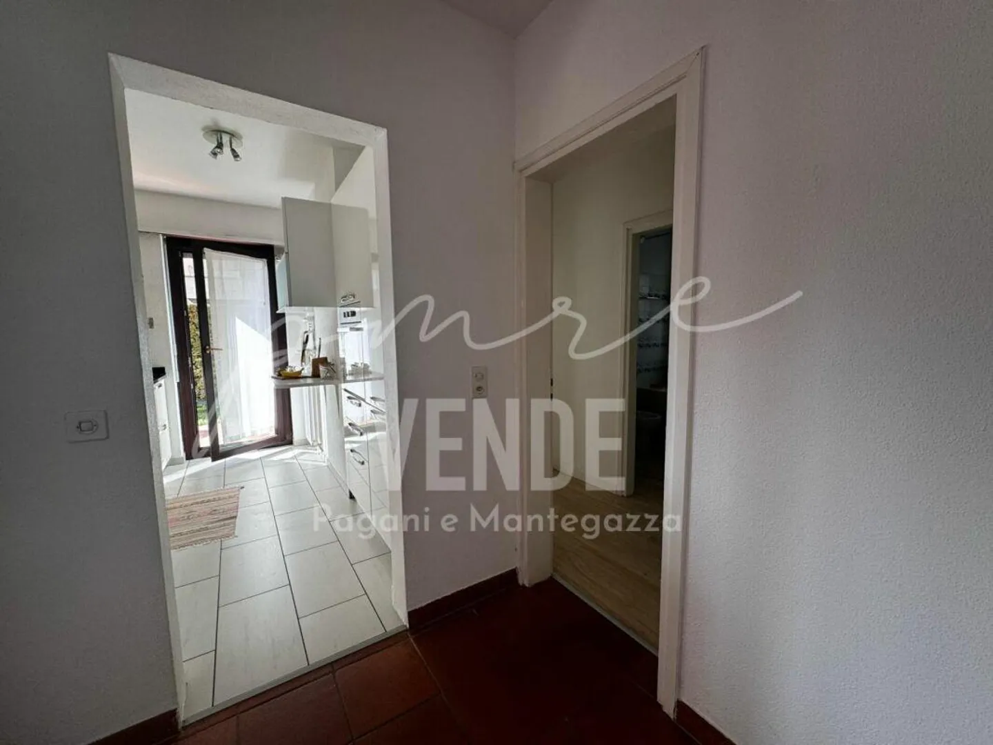 AGNO | RESIDENZA PRIMARIA O SECONDARIA | 4.5 CON VISTA LAGO E PISCINA - Foto 9 di 20