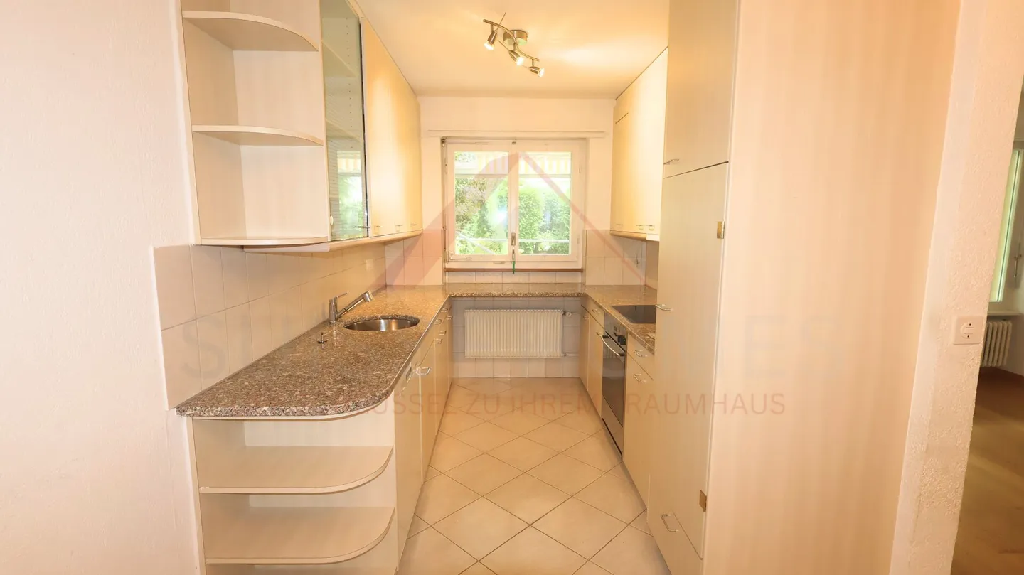 Well-maintained 4.5-room ground floor apartment with garden seating area in Ittigen - Photo 4 of 19