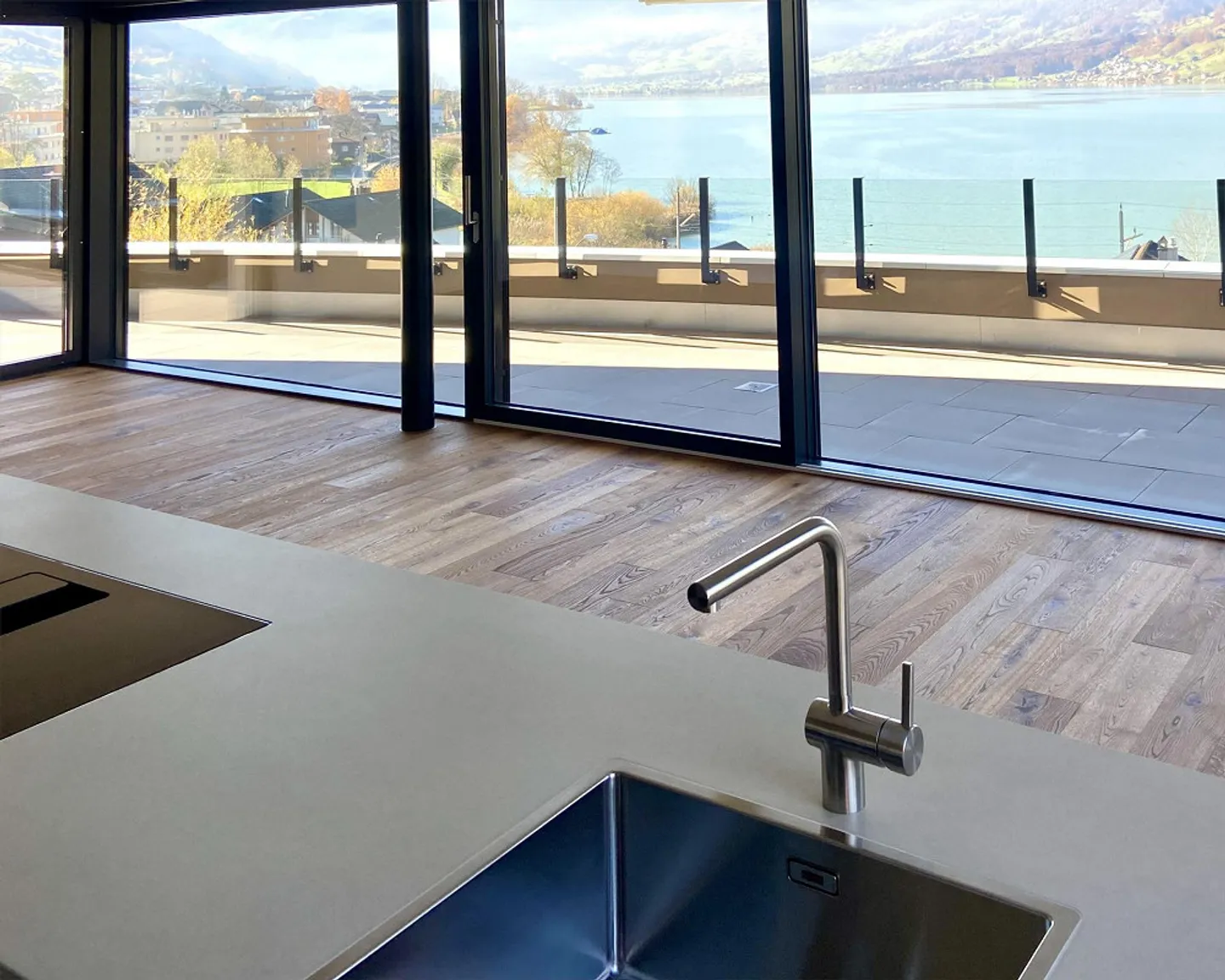 Exclusive 5.5-room apartment with lake view - Photo 3 of 22
