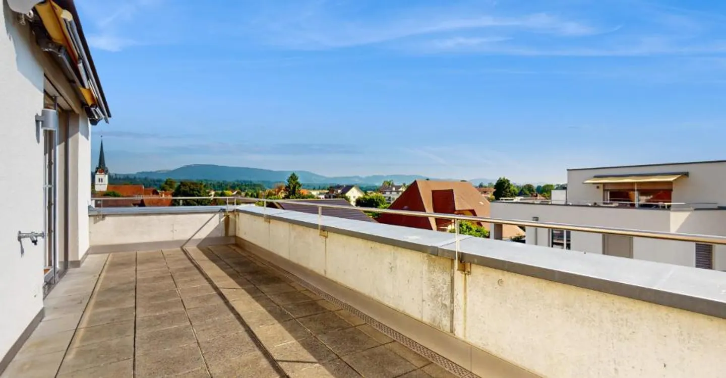 Topmoderne Attikawohnung mit grosser Terrasse - Foto 10 von 11