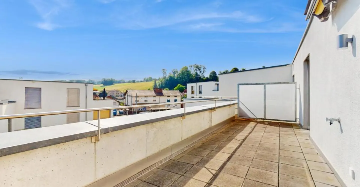 Topmoderne Attikawohnung mit grosser Terrasse - Foto 11 von 11