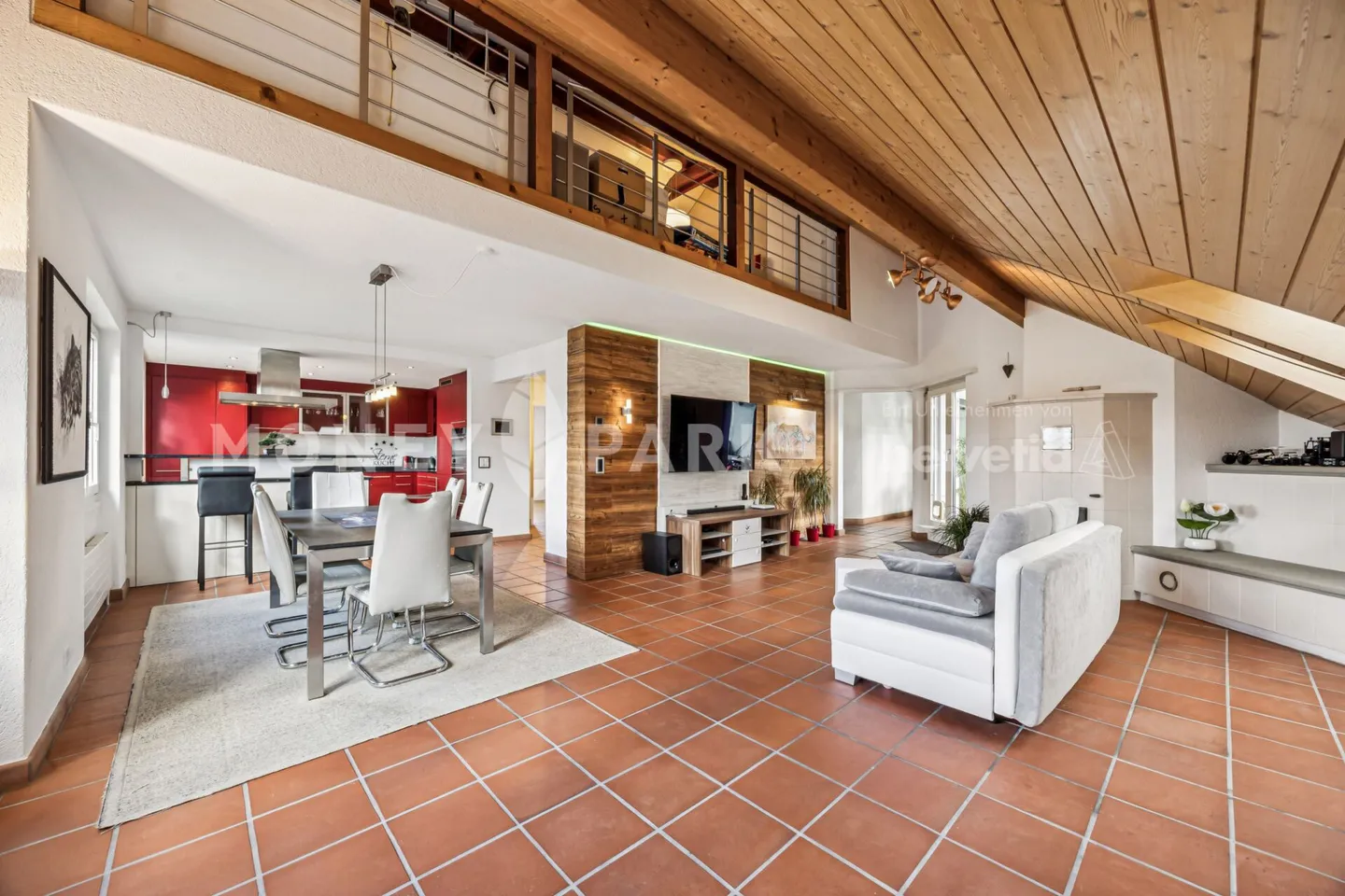 Exklusive Maisonette-Dachwohnung mit Galerie, Sauna und viel Raum zum Wohlfühlen - Photo 3 of 12