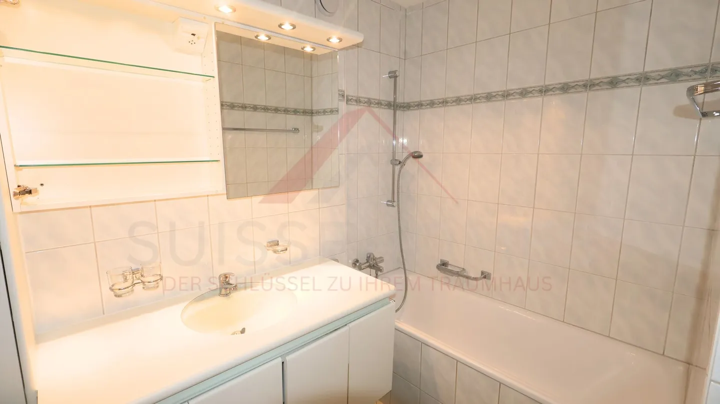 Well-maintained 4.5-room ground floor apartment with garden seating area in Ittigen - Photo 15 of 19