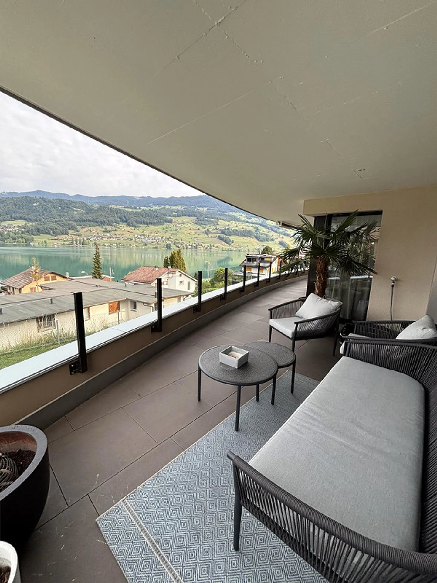 Exclusive 5.5-room apartment with lake view - Photo 18 of 22