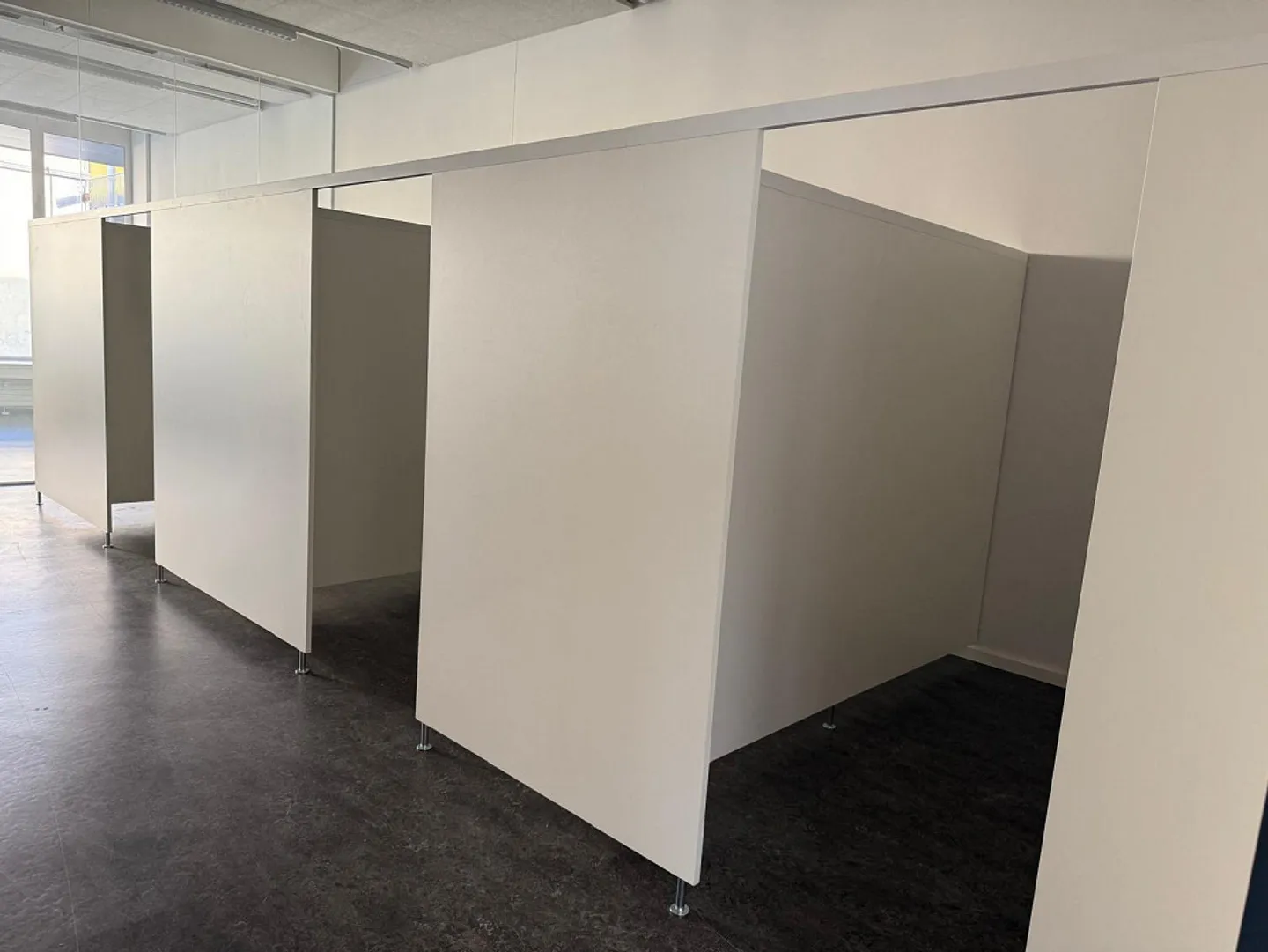 Kreativer Freiraum im Kunzareal – kleines Büro mit grossem Potenzial - Foto 3 di 5