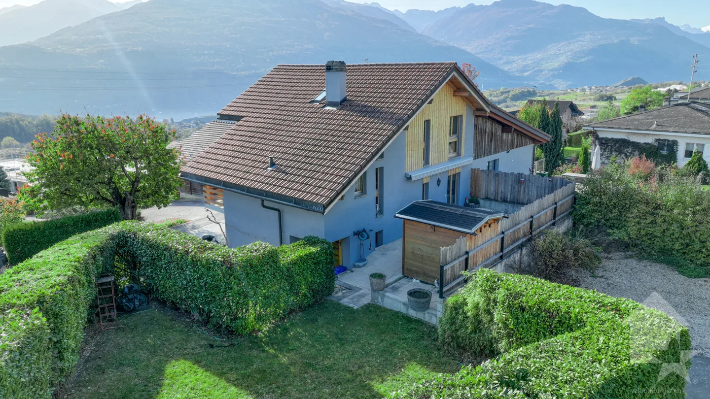 Spaziosa villa a schiera, bella vista, soleggiata e tranquilla - Foto 6 di 30