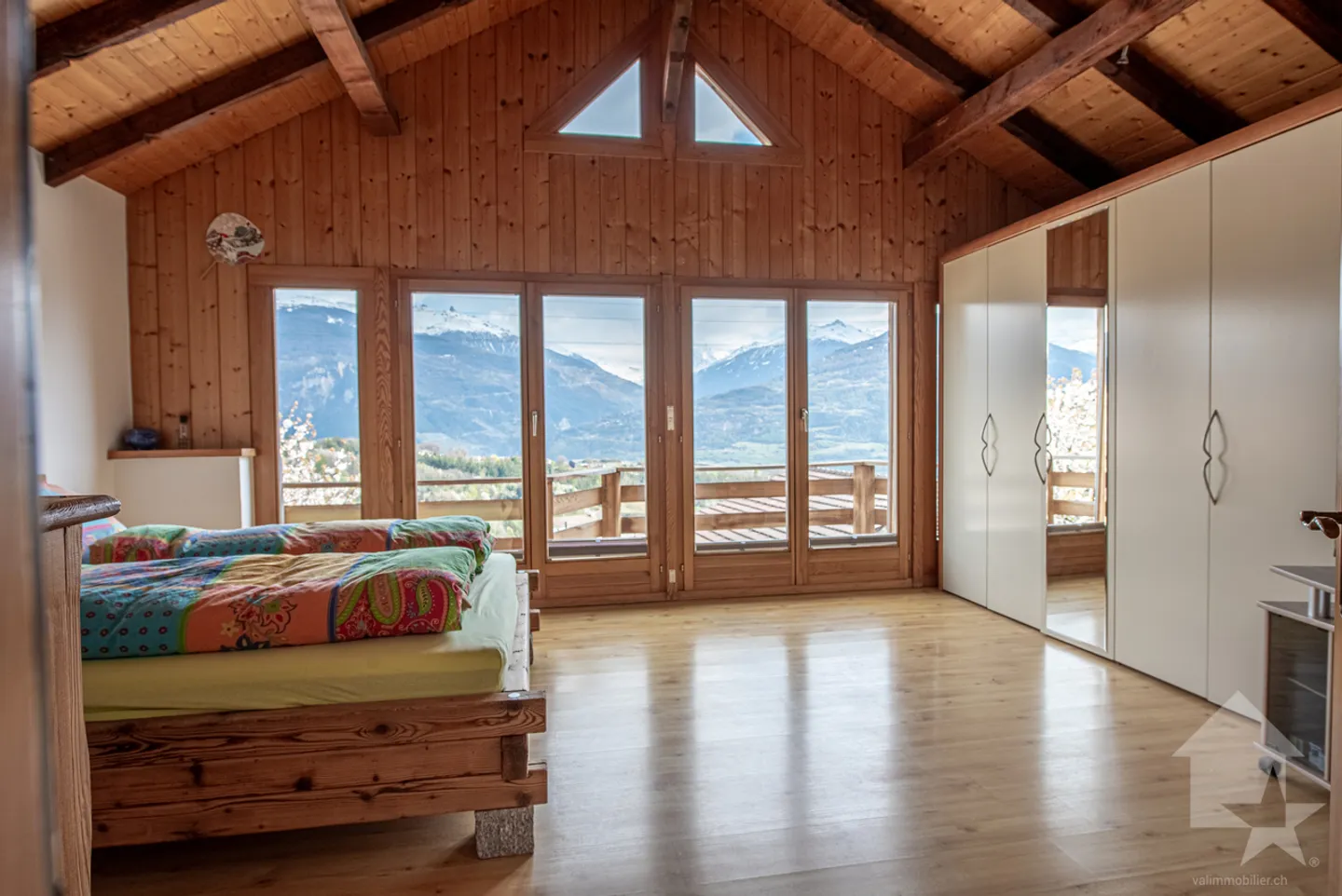 Spaziosa villa a schiera, bella vista, soleggiata e tranquilla - Foto 18 di 30