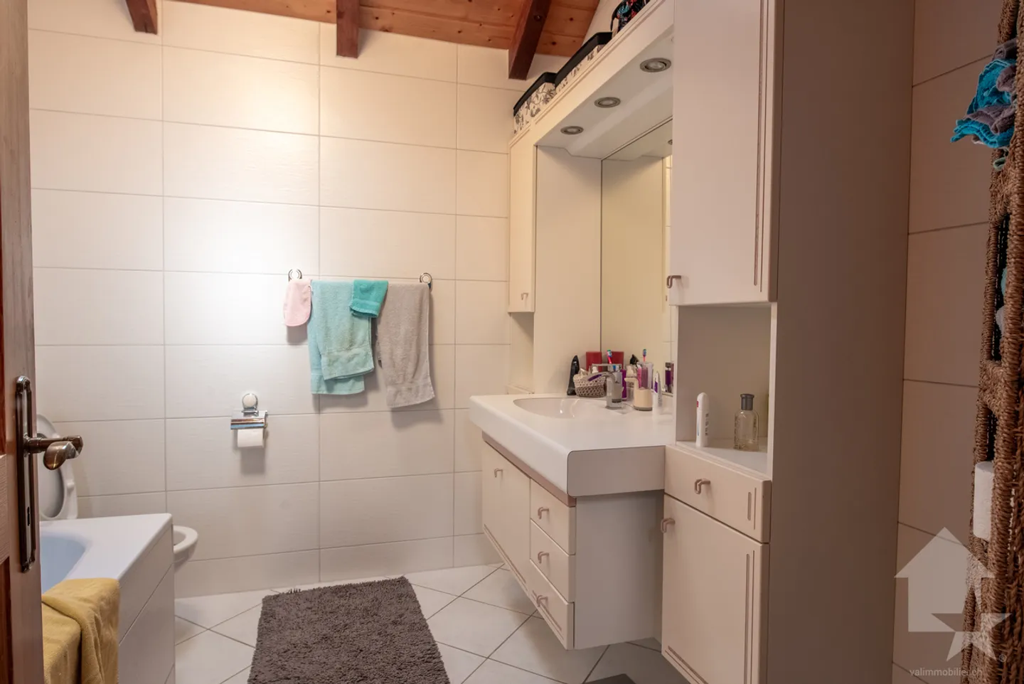 Spaziosa villa a schiera, bella vista, soleggiata e tranquilla - Foto 24 di 30