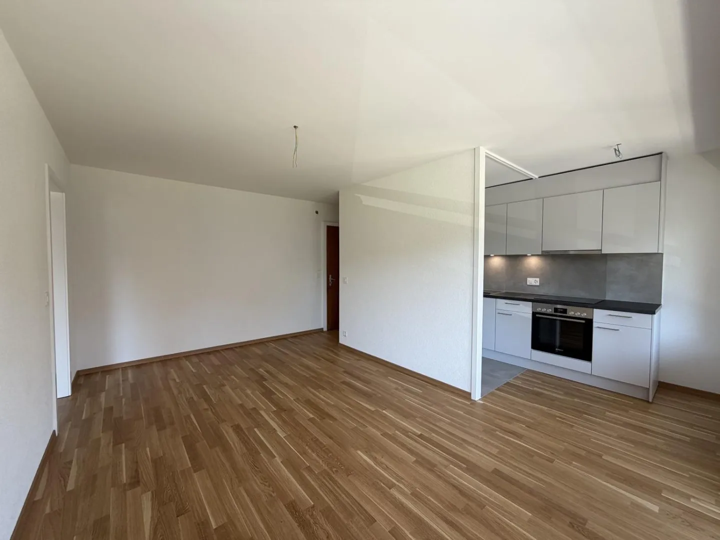 Appartamento Ristrutturato Vicino ai Trasporti - Foto 2 di 5