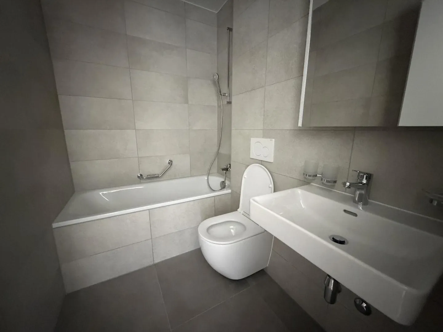 Appartamento Ristrutturato Vicino ai Trasporti - Foto 4 di 5