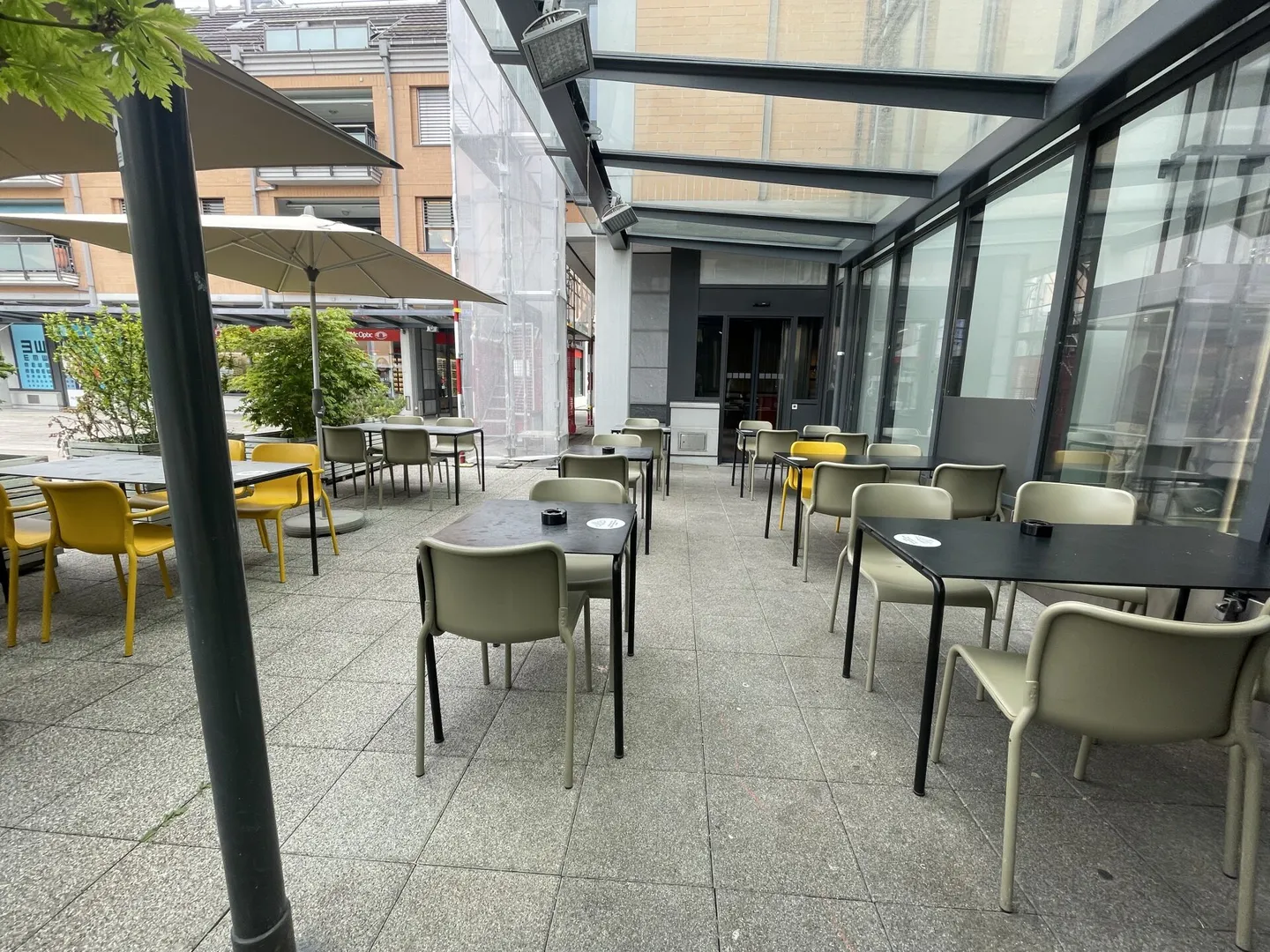 Espace commercial ou restaurant attrayant avec terrasse extérieure dans un emplacement central à Weinfelden - Photo 2 sur 4