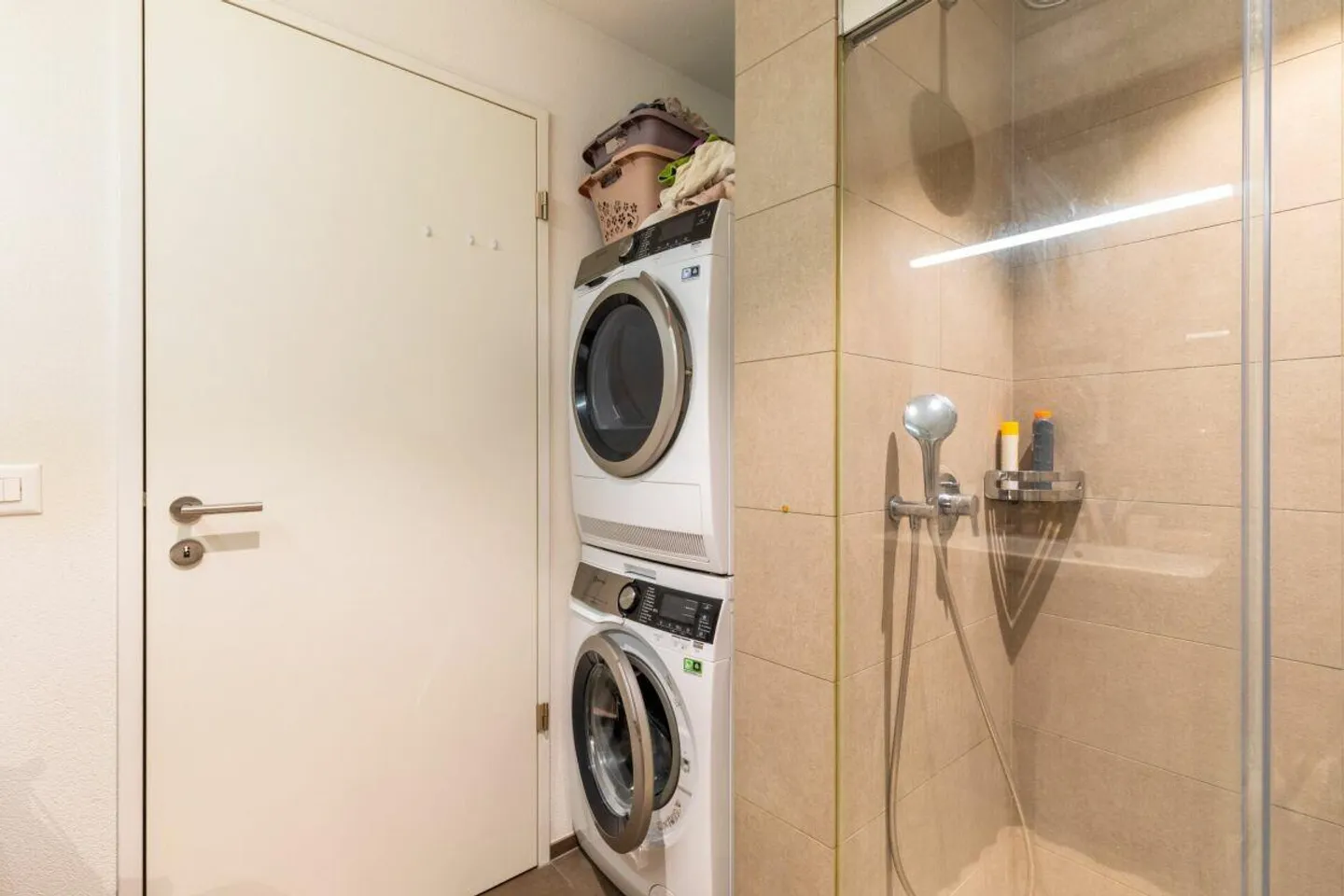 Modern apartment with high-quality finish - Photo 7 of 8