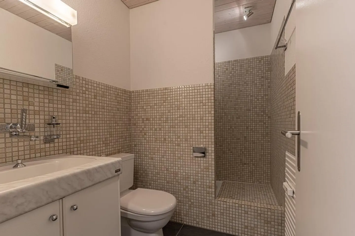 Appartamento maisonette ristrutturato di 3,5 locali di oltre 120 m2 con camino in affitto - Foto 4 di 12