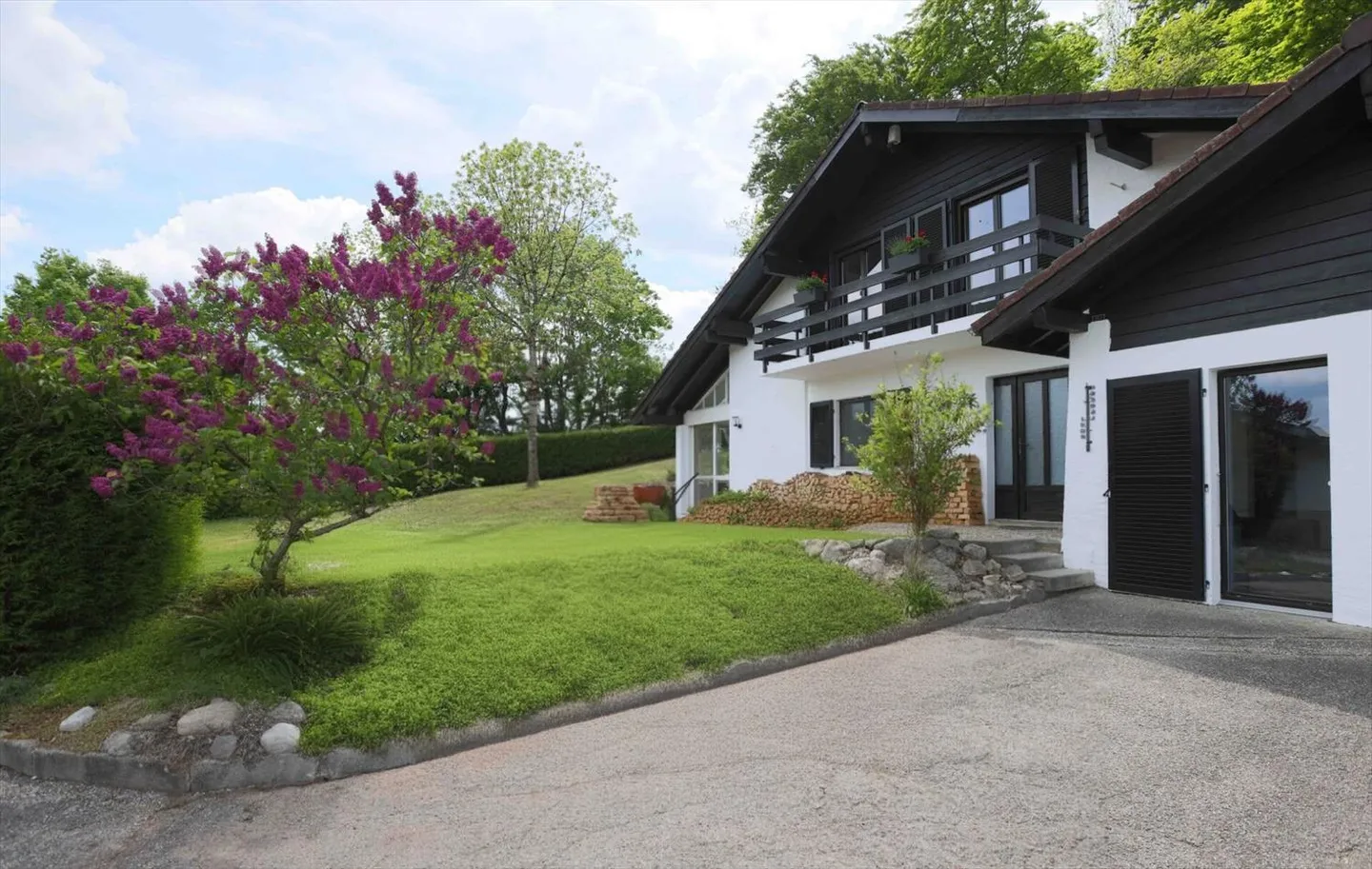 Magnifique villa individuelle de 4 pièces 1/2 avec studio indépendant sur très b - Photo 1 sur 13