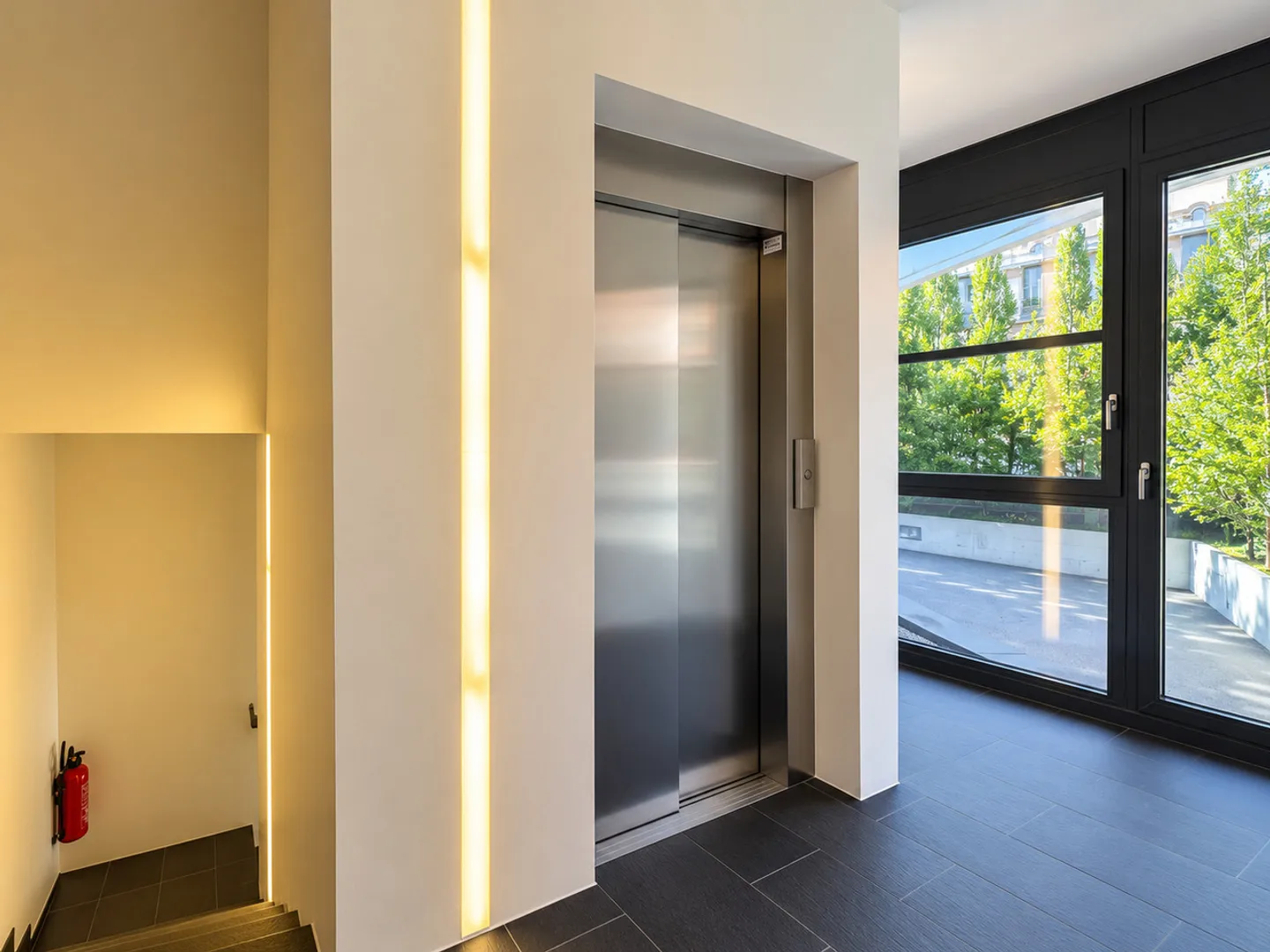 MODERN OFFICE, IDEAL ALSO AS RESIDENTIAL - Photo 9 of 12