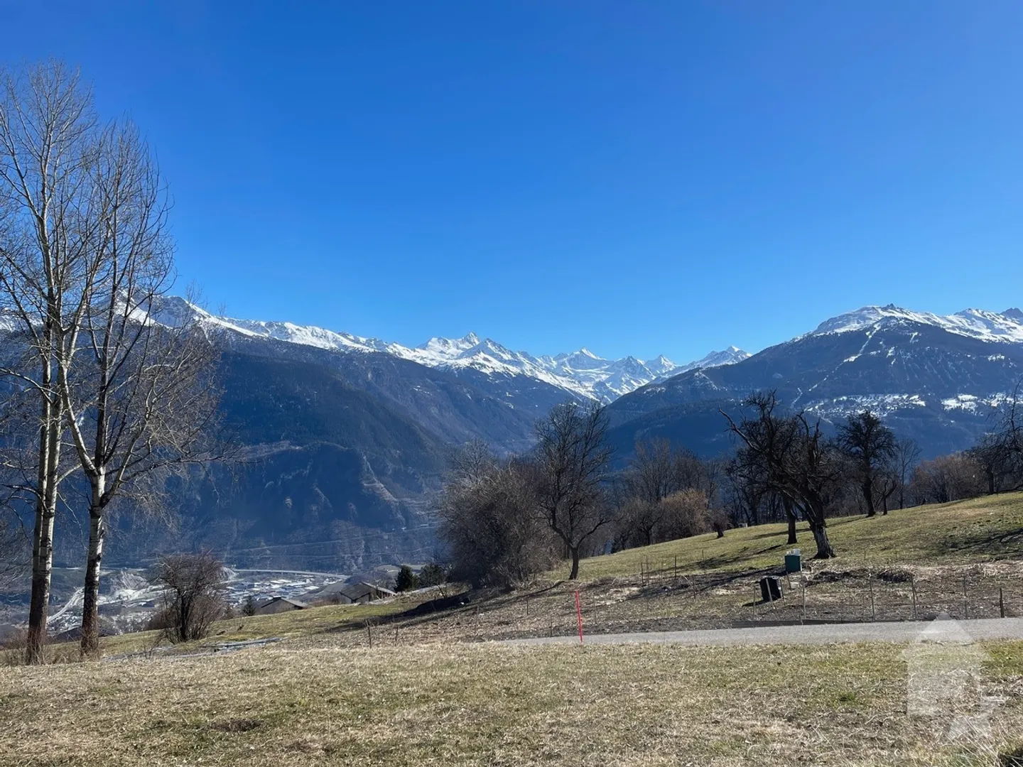 Terreno edificabile, in leggera pendenza, tranquillo e con vista panoramica - Foto 4 di 6