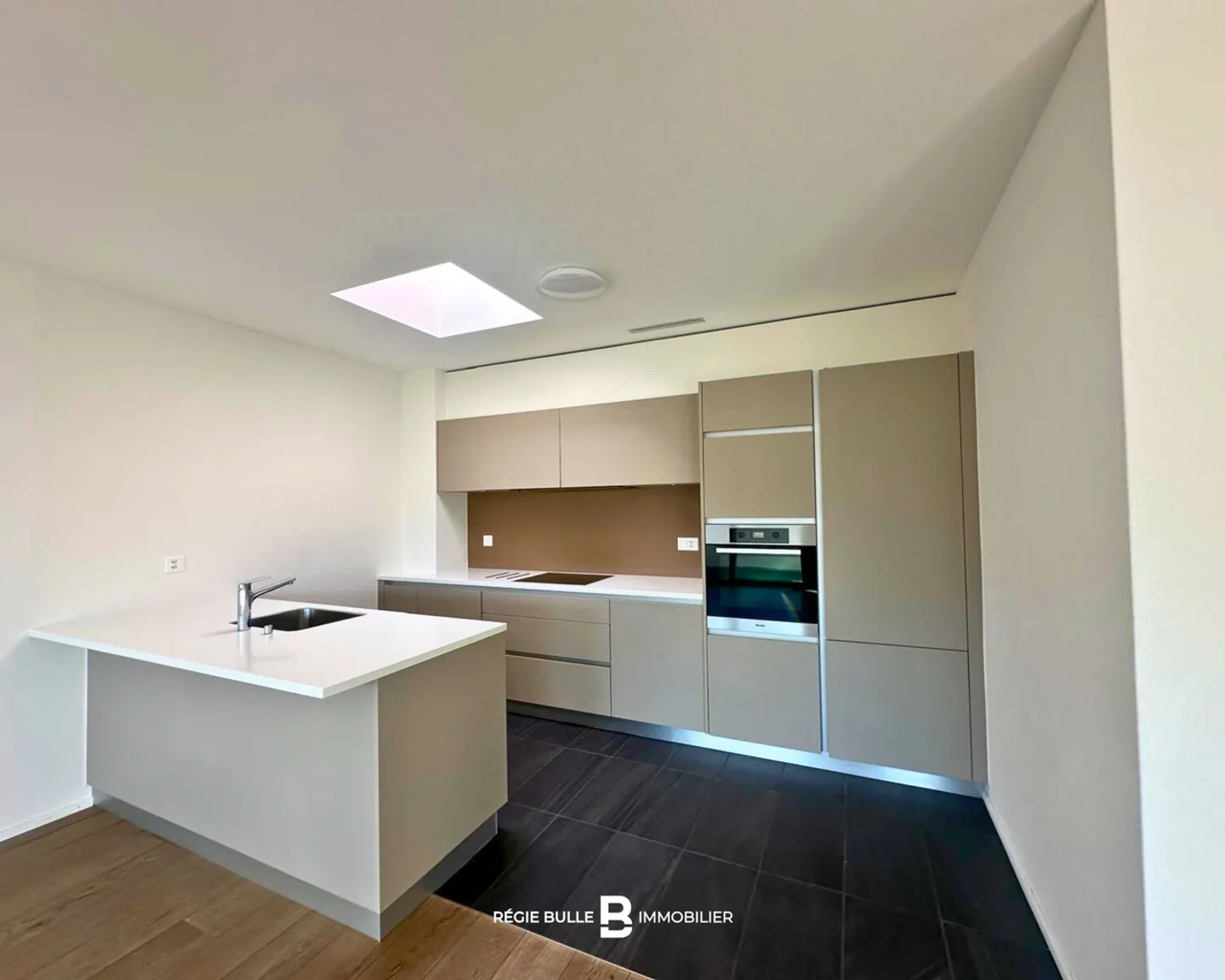 Bulle - Magnifico attico di 3,5 locali in affitto - Foto 3 di 13