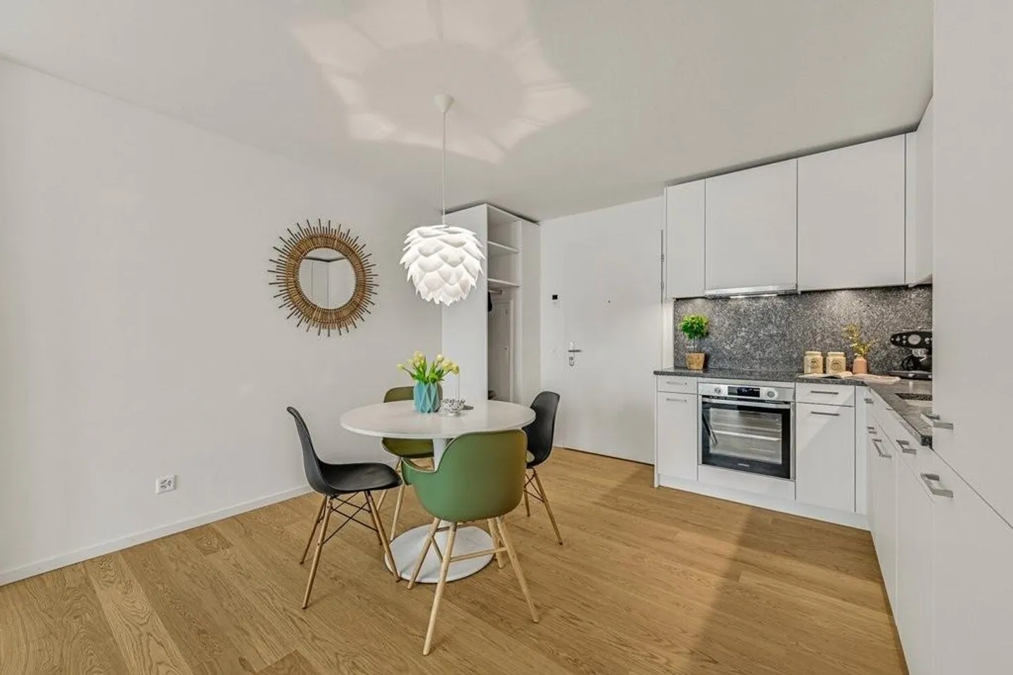 Large Rooftop Terrace in the Center of Baden - Photo 4 of 8