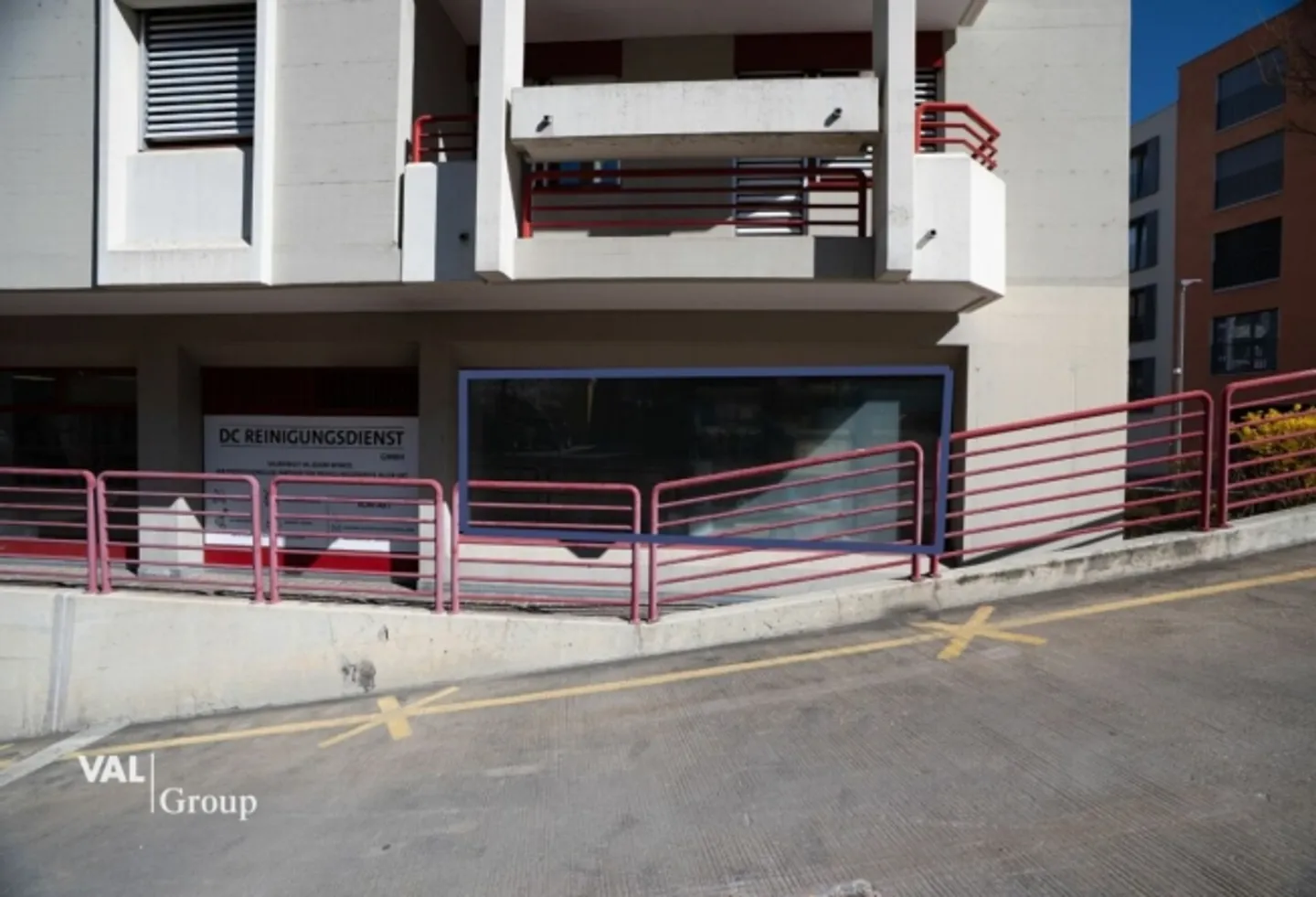 Advertising space in prime location in Brig for rent - Photo 1 of 5