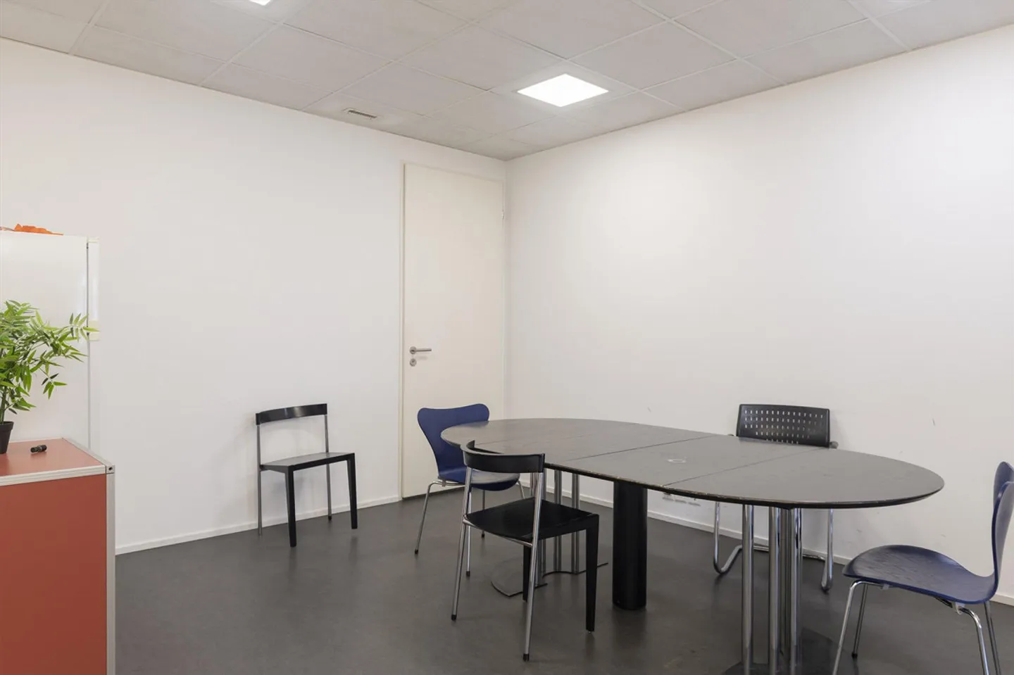 Espace commercial / Magasin sur une rue principale animée - Photo 3 sur 5