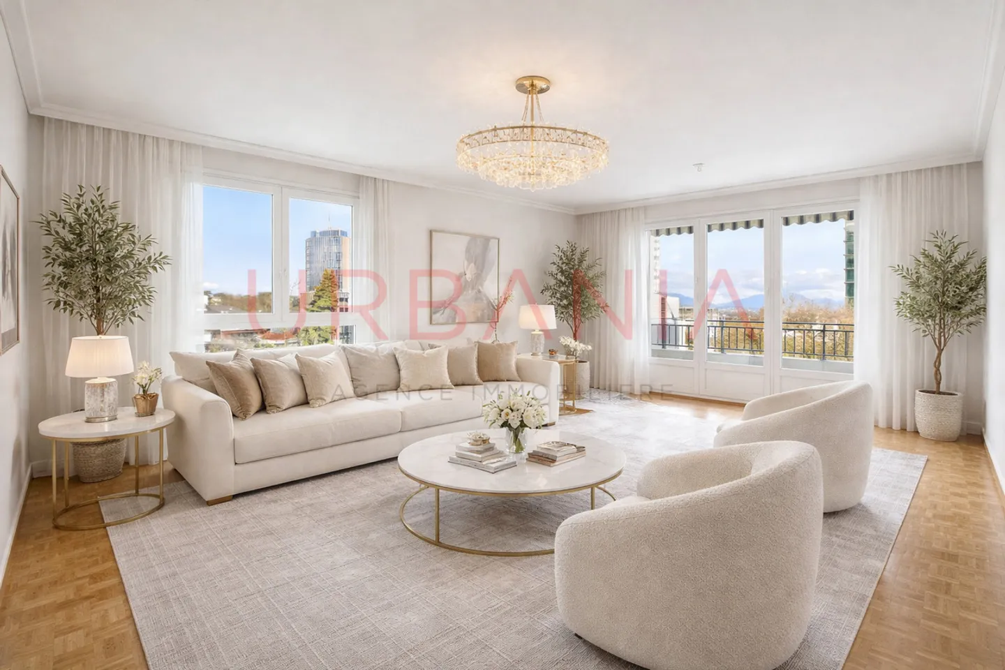 Superbo appartamento luminoso di 6 stanze con ascensore privato e balconi - Foto 1 di 10