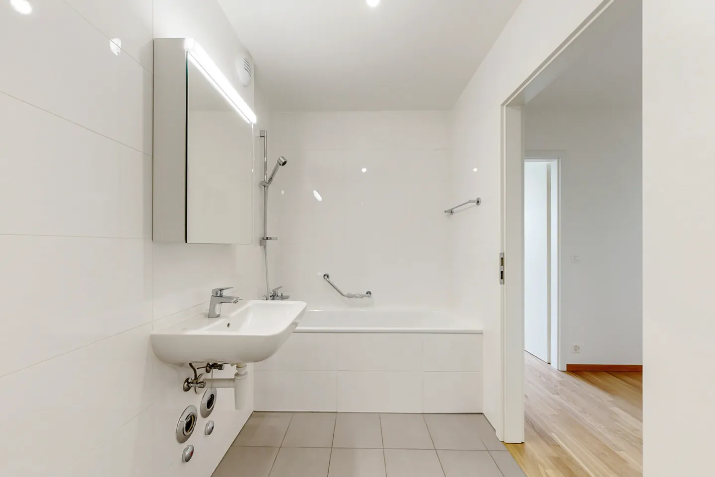 Appartement Moderne dans un Cadre Verdoyant - Photo 8 sur 8