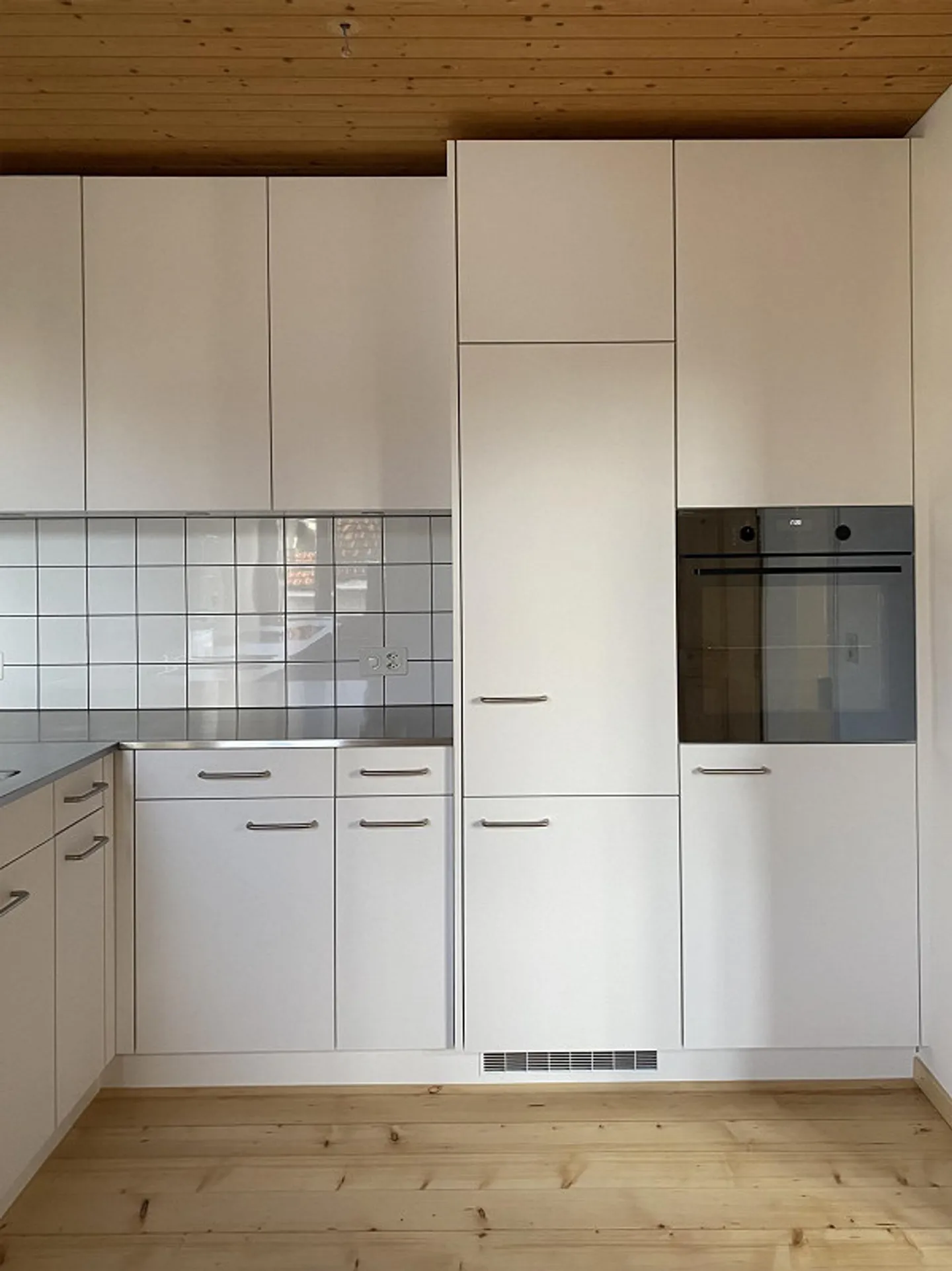 appartement sous les combles récemment rénové dans le vert - Photo 2 sur 11