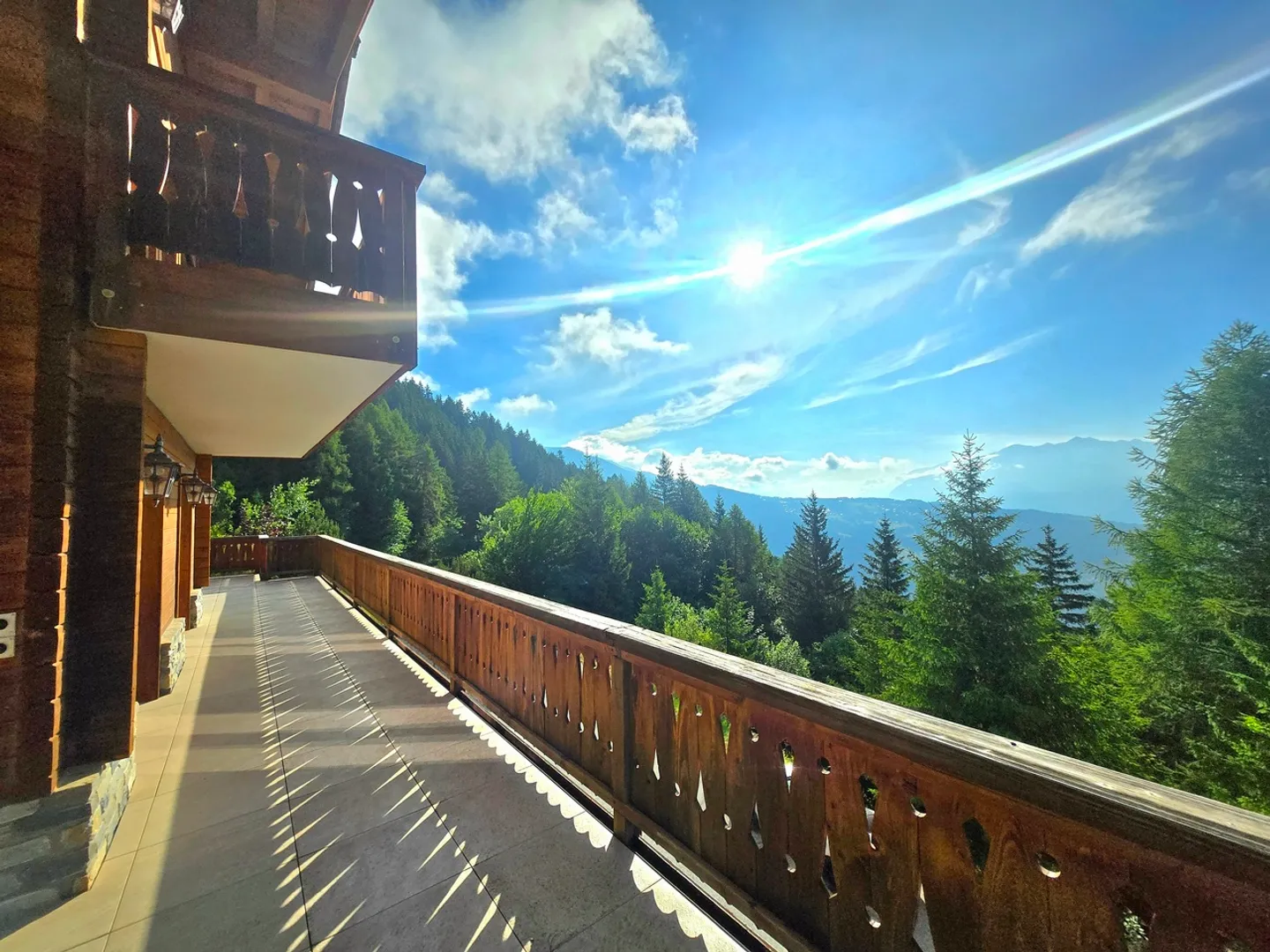 GROßARTIGES CHALET MIT 10 ZIMMERN IN ANZERE - GROßARTIGE AUSBLICK - Foto 2 von 26
