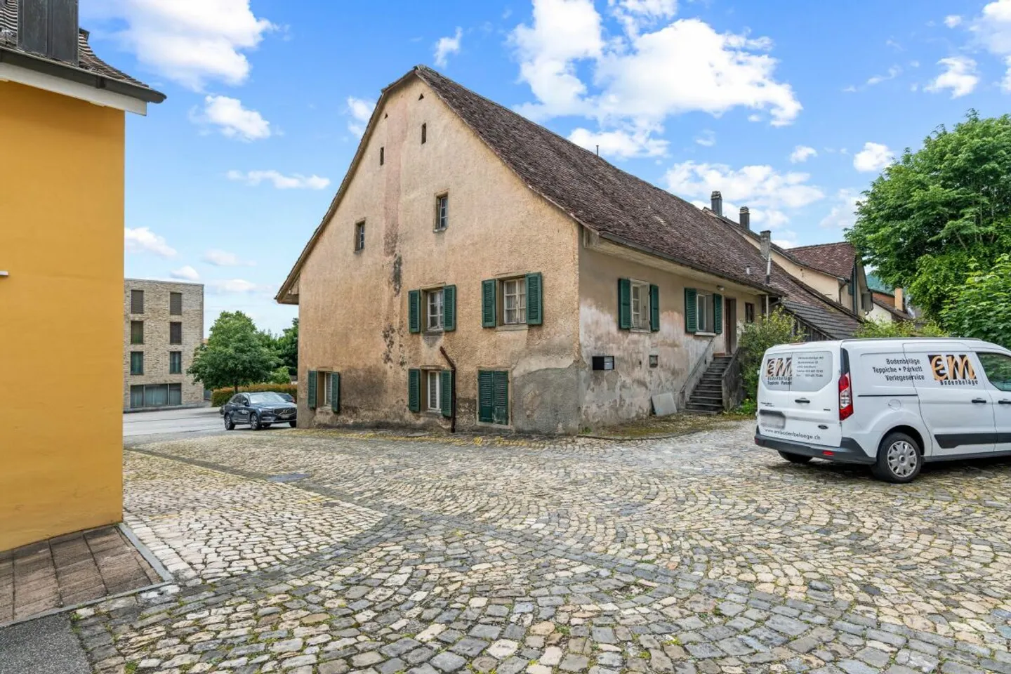 Attractive property with development potential in the heart of Oensingen - Photo 3 of 10