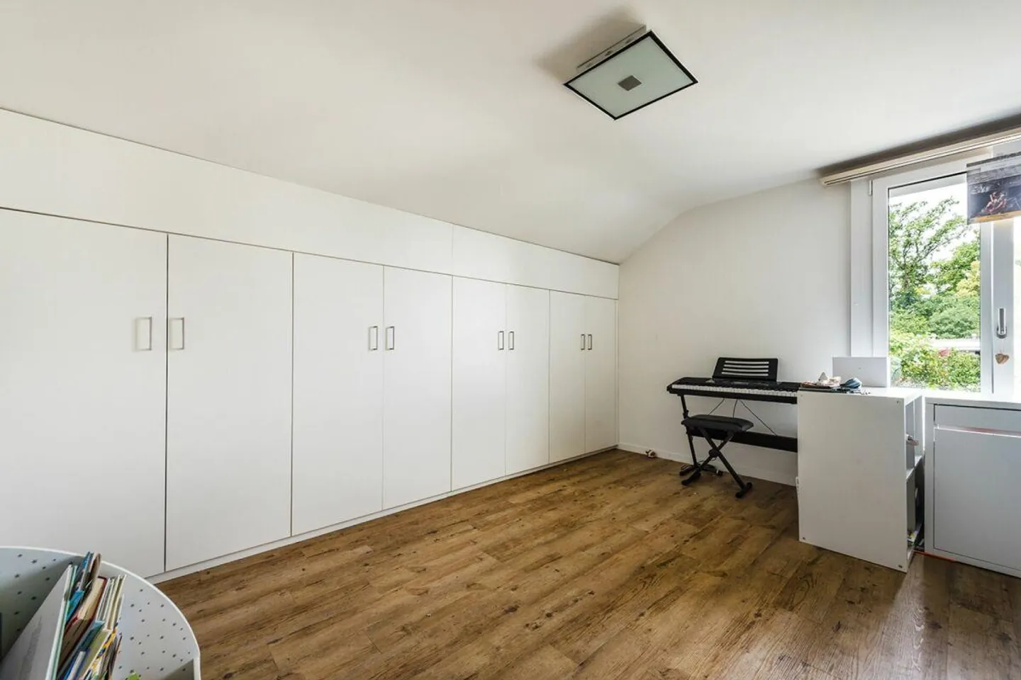 Geräumiges Familienhaus mit Garten - Foto 6 von 15