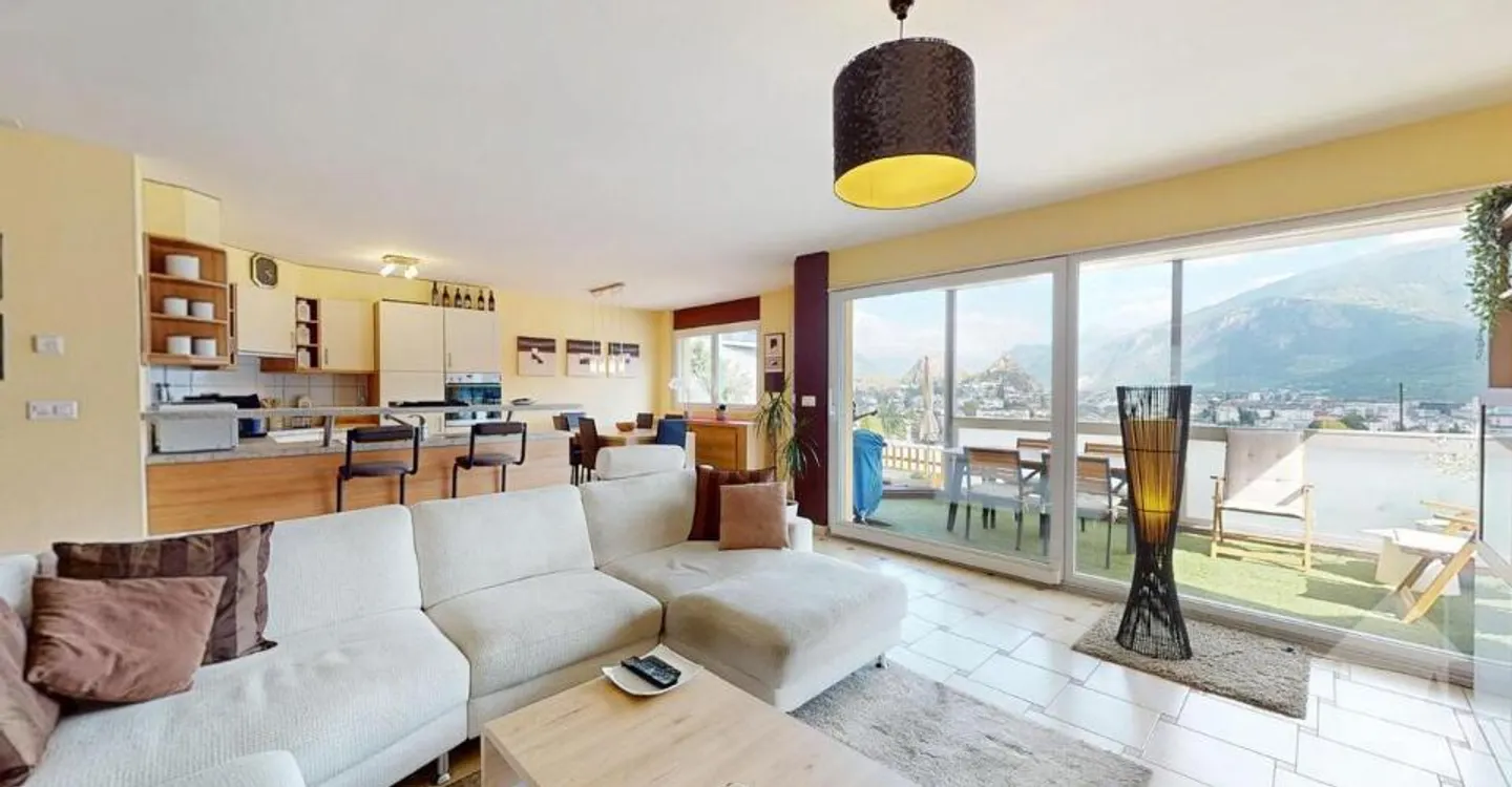 Bel appartement en terrasse avec un garage et une vue exceptionnelle ! - Foto 1 von 13