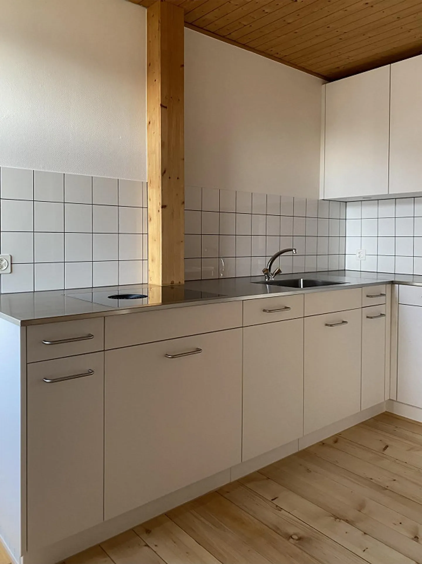 appartement sous les combles récemment rénové dans le vert - Photo 3 sur 11