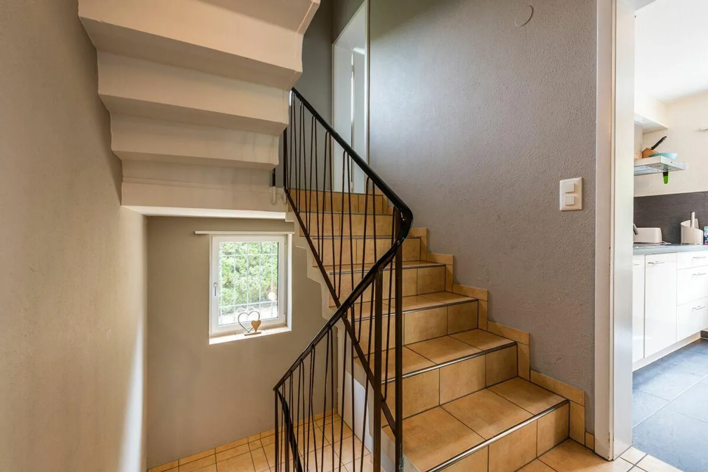 Geräumiges Familienhaus mit Garten - Foto 4 von 15