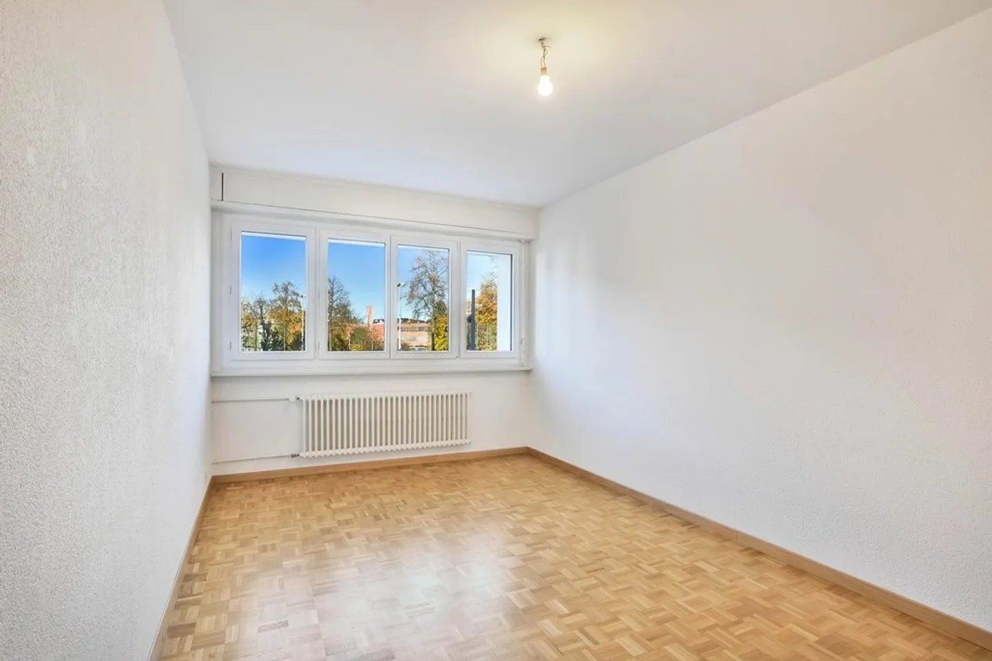 Appartement spacieux de 7 pièces - Photo 7 sur 9