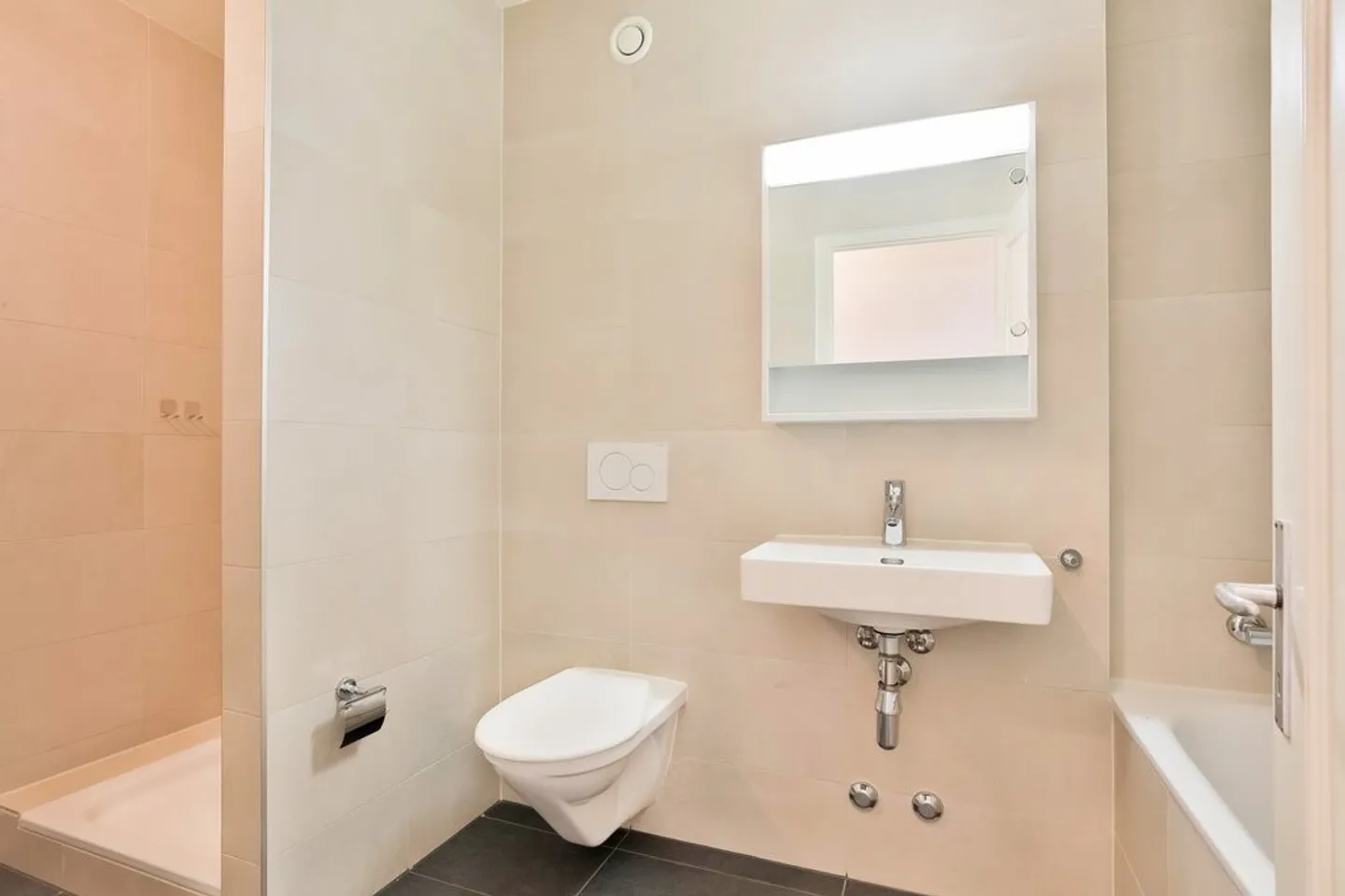 Appartement spacieux de 7 pièces - Photo 9 sur 9