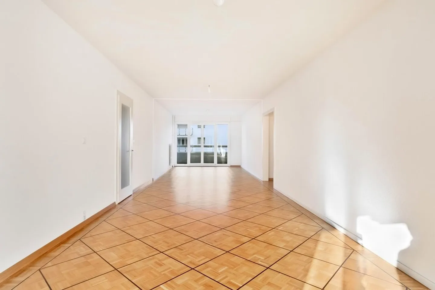 Appartement spacieux de 7 pièces - Photo 5 sur 9