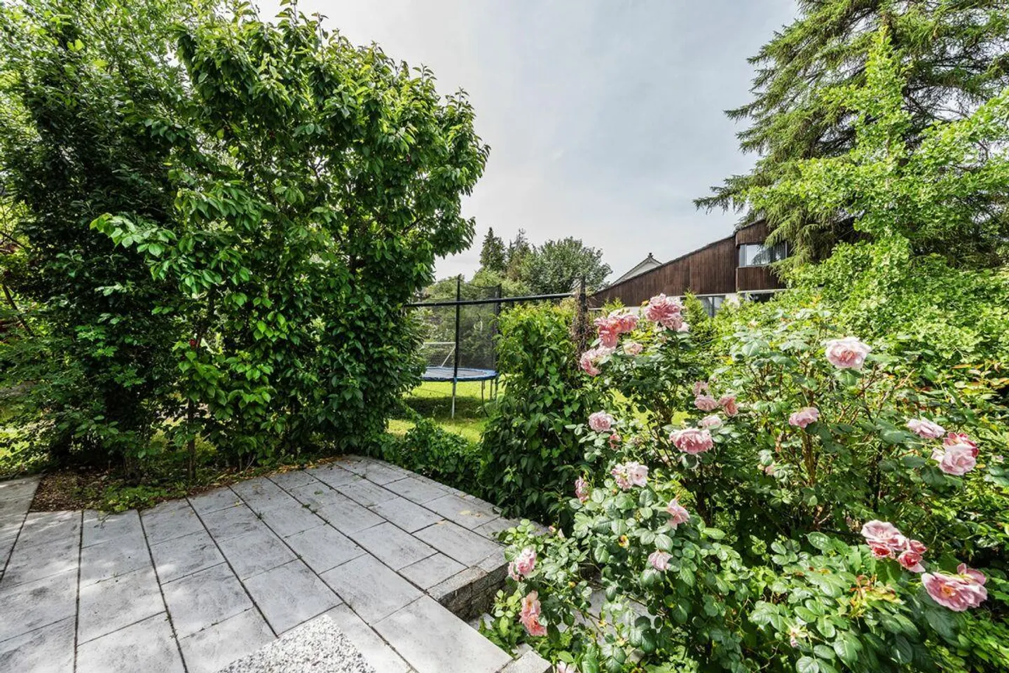 Geräumiges Familienhaus mit Garten - Foto 14 von 15