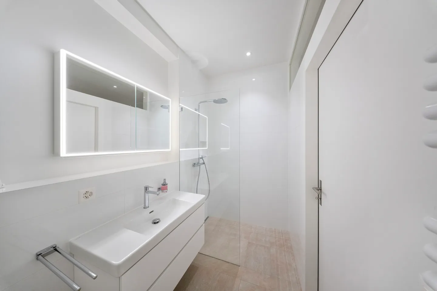 Casa a terrazza esclusiva con piscina, ascensore e appartamento per gli ospiti a Riehen - Foto 11 di 11