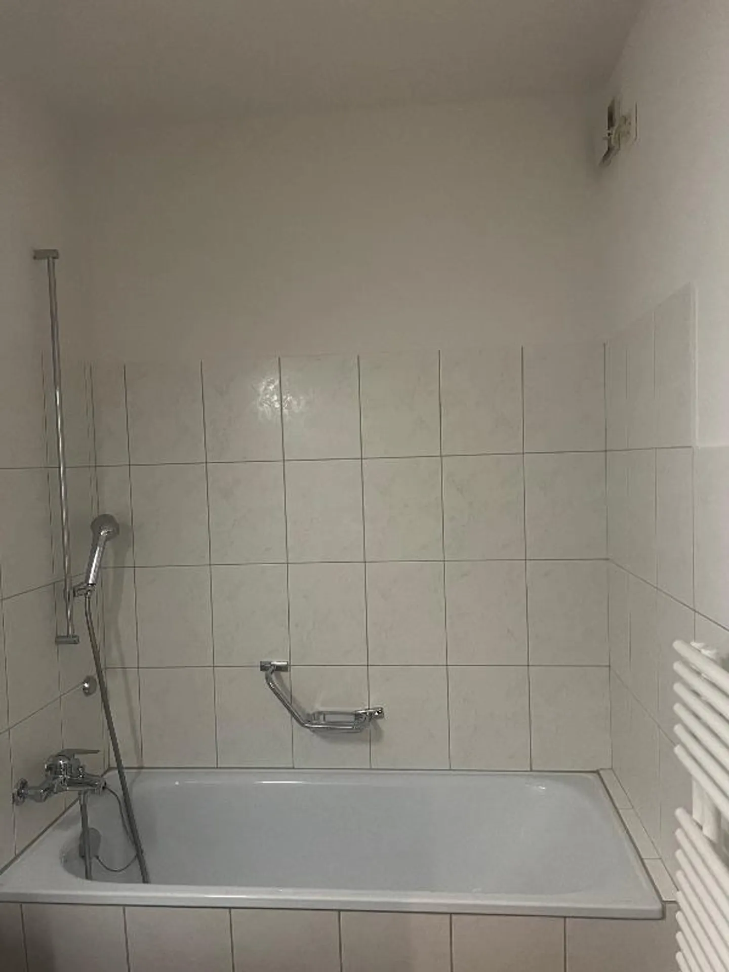 Beau studio en ville – transport public direct vers Zurich, Dietikon et Wohlen - Photo 5 sur 5