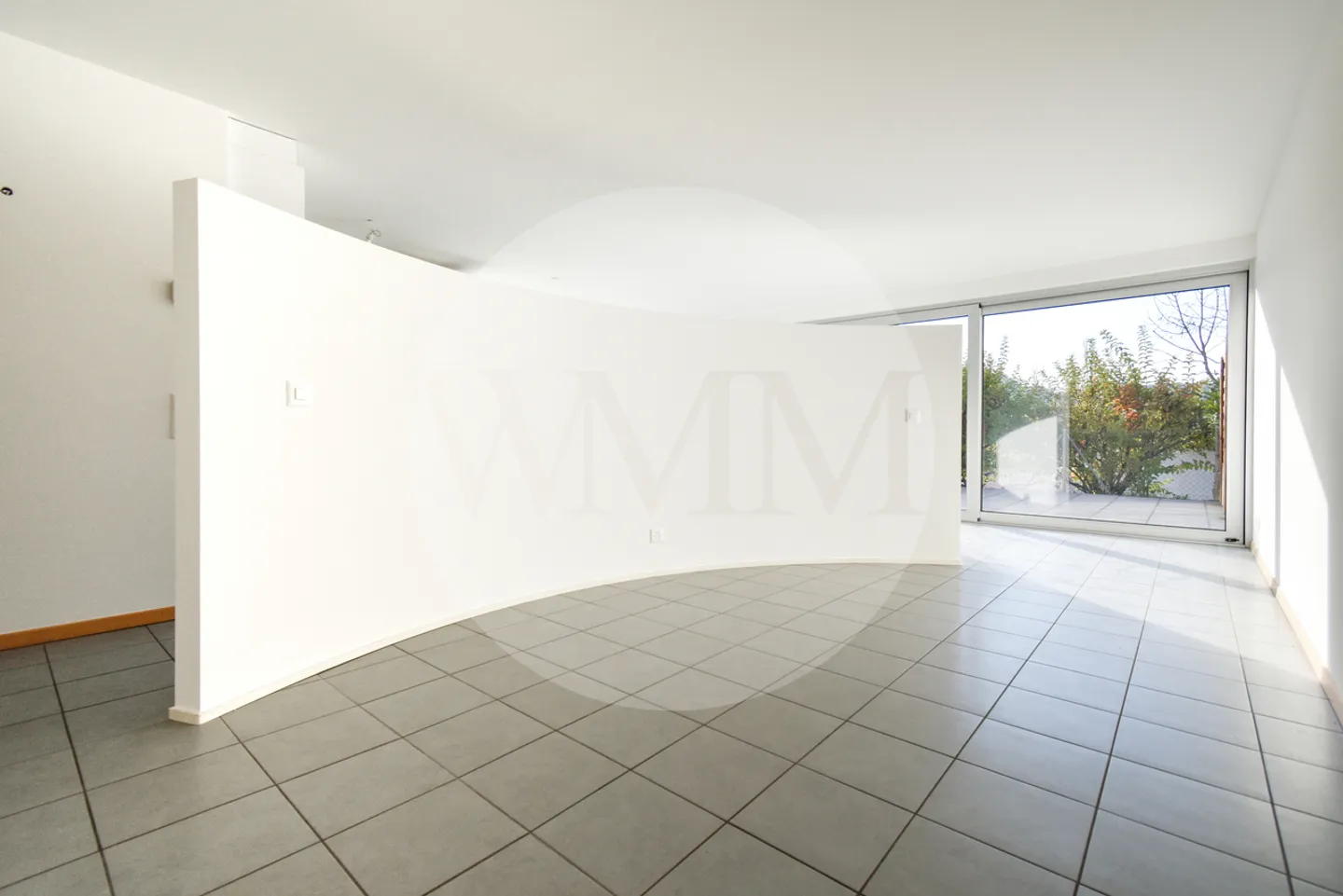 Appartamento moderno con una camera e grande terrazza - Foto 6 di 13