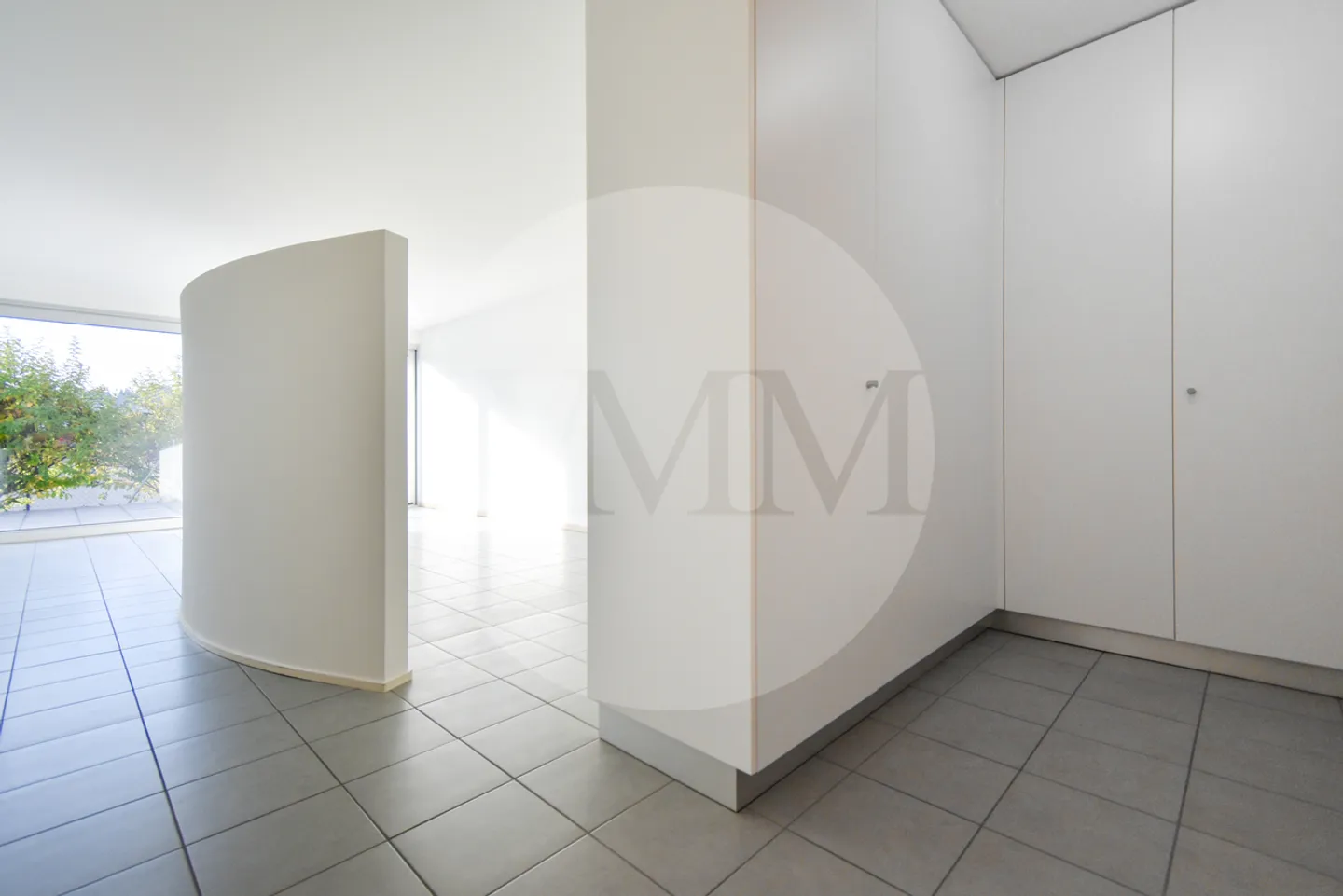 Appartamento moderno con una camera e grande terrazza - Foto 7 di 13
